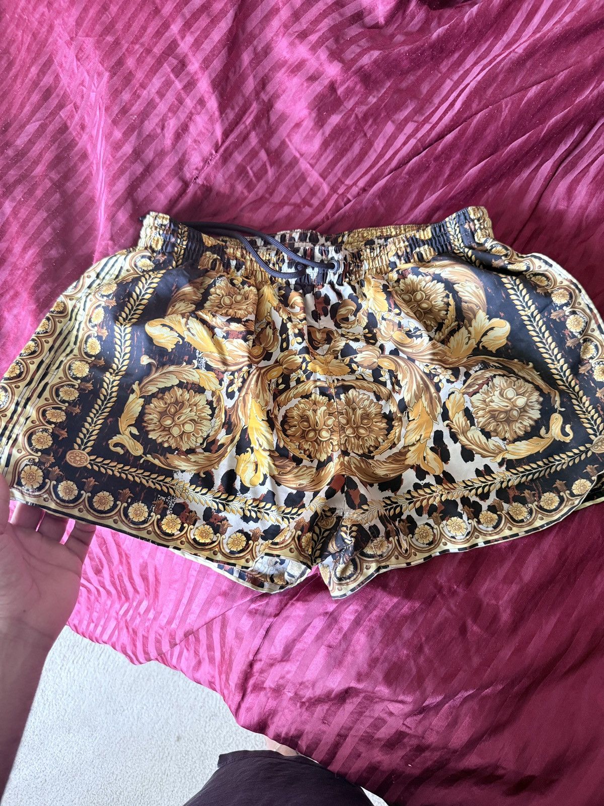 Versace Versace Baroque Print Shorts Size US 33 - 1 Thumbnail
