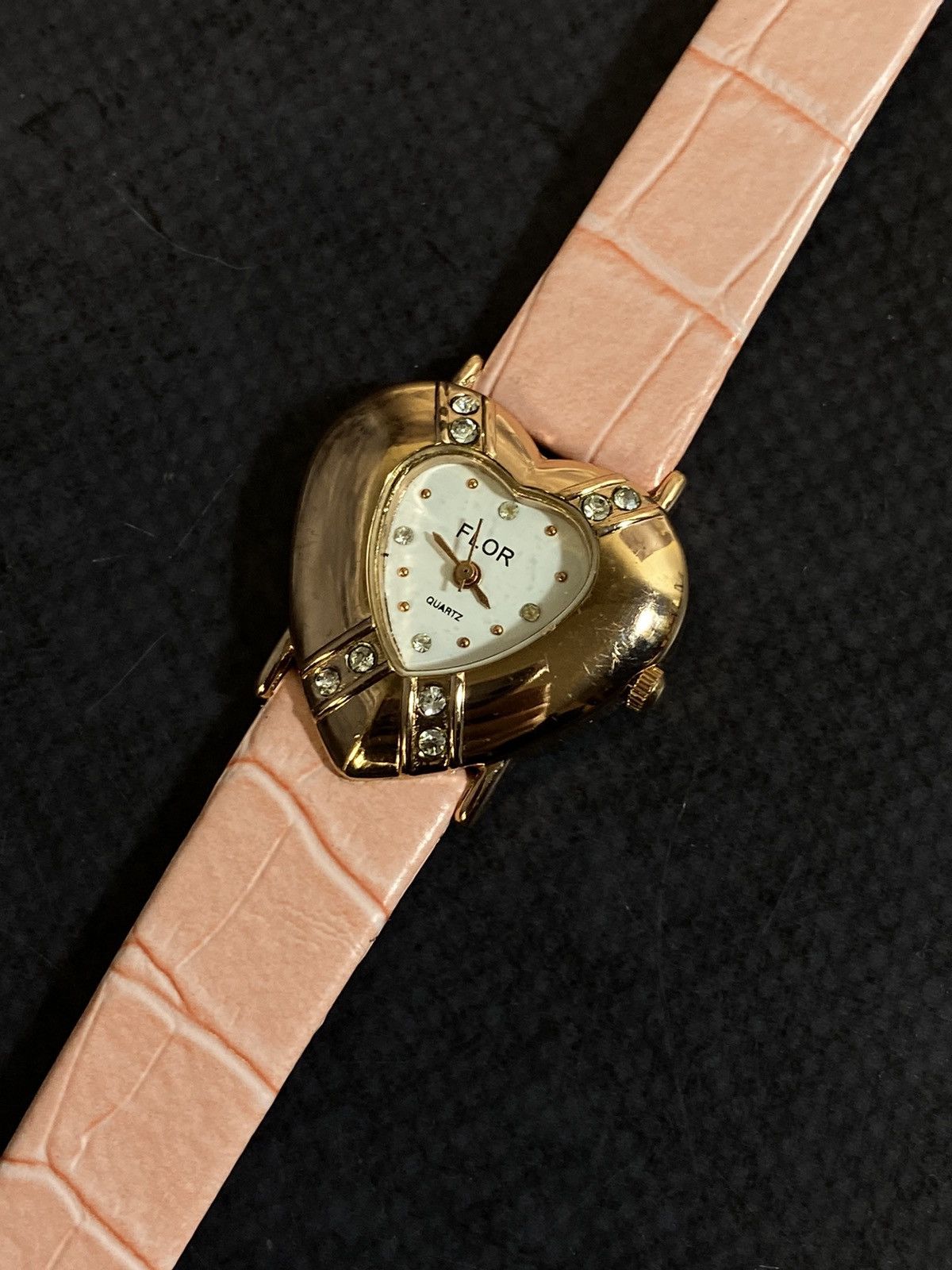 Vintage Heart-Shaped Gold Tone Watch with Pink Strap Japanese Brand Size ONE SIZE - 5 Thumbnail