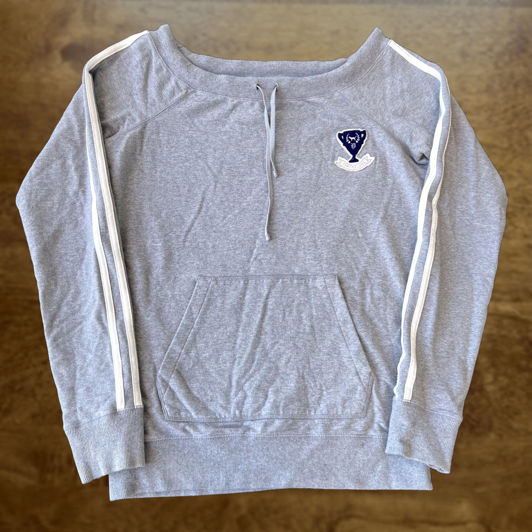 Pinko VINTAGE Victoria's Secret PINK Sweatshirt Womens Large Trophy Patch Pullover Y2K Gray Size L / US 10 / IT 46 - 1 Thumbnail