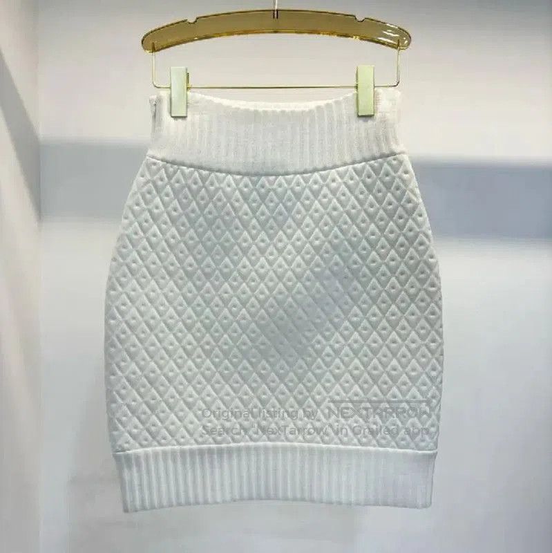 Chanel Chanel White Cotton Blend Women's Skirt . Size 22" - 2 Thumbnail