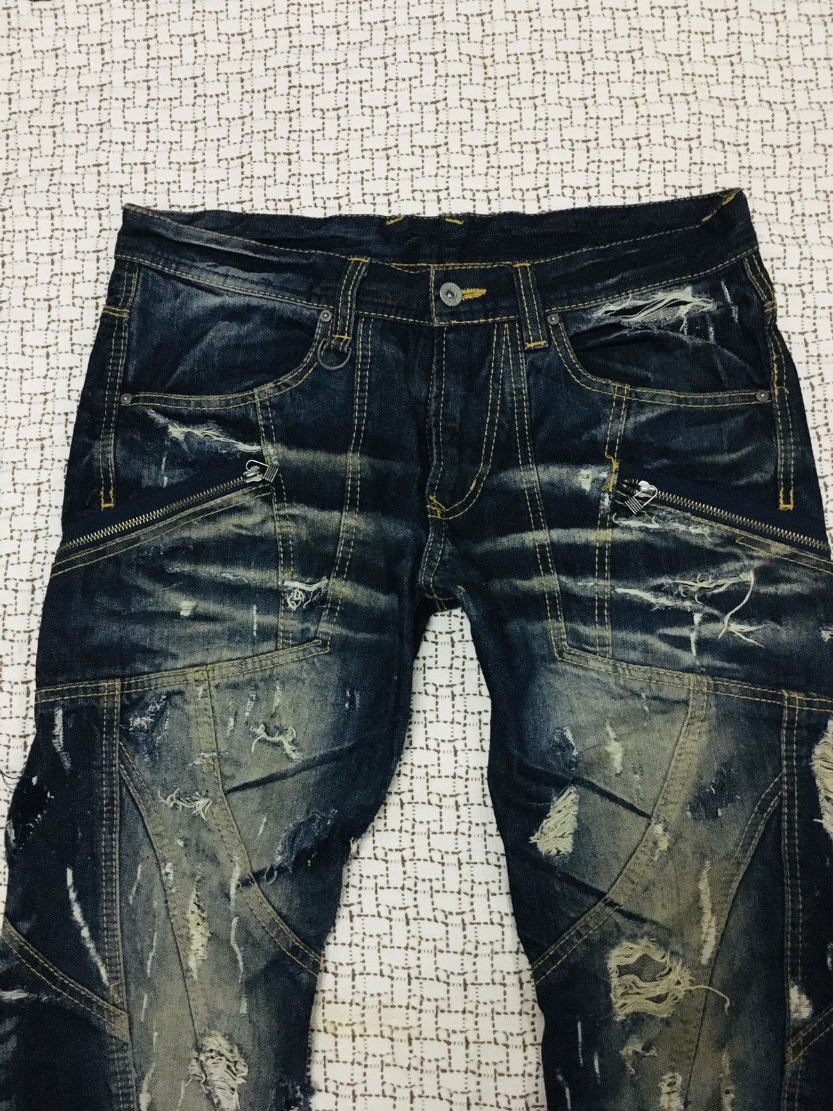 HIDEAWAYS × If Six Was Nine × Le Grande Bleu (L.G.B.) Hideaways Nicole Distressed Flare Jeans (Y01) Size US 32 / EU 48 - 21 Thumbnail