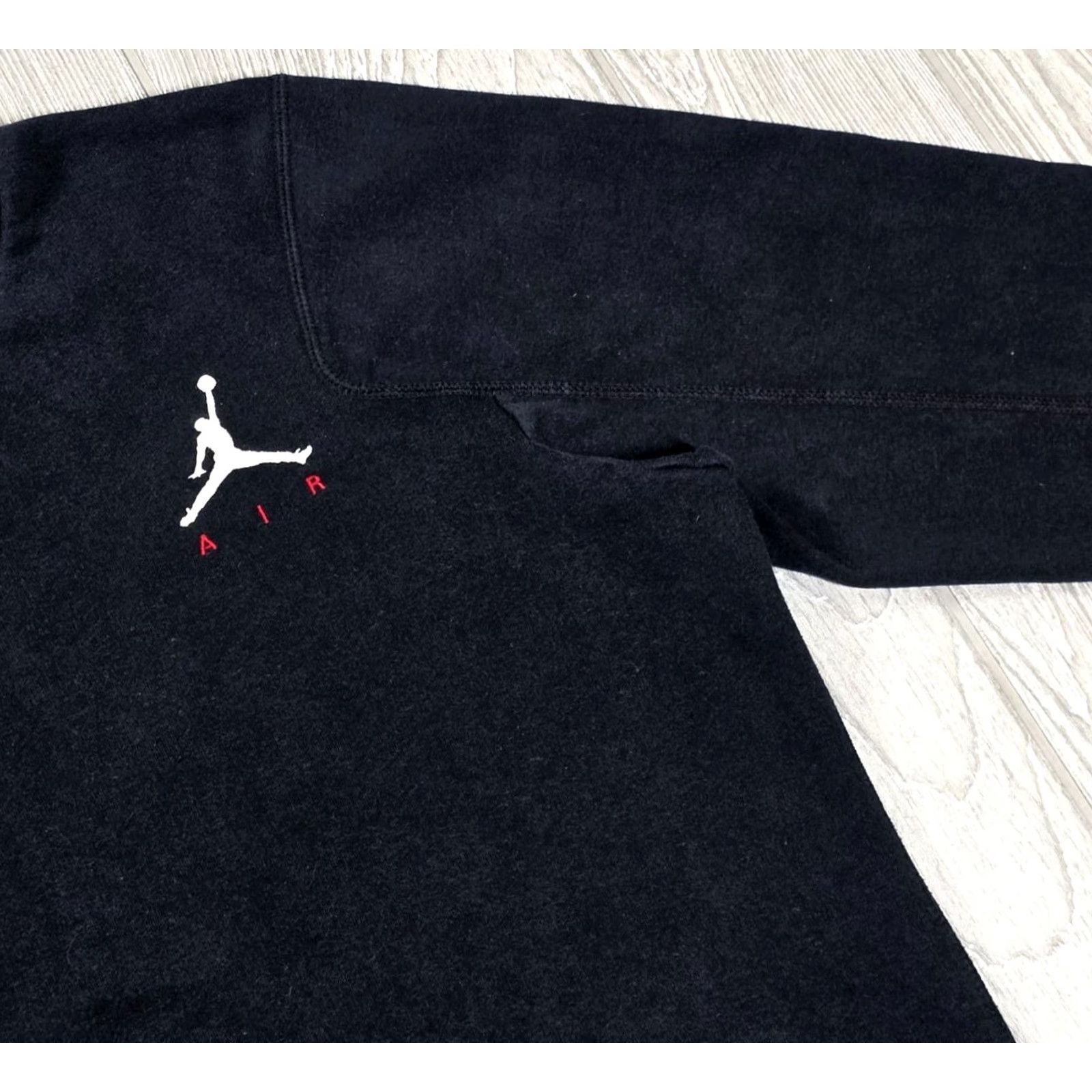 Jordan Brand Air Jordan Nike Jumpman Crewneck Size M Sweatshirt Black Raglan Long Sleeve Mens Sweatshirt Size US M / EU 48-50 / 2 - 7 Thumbnail
