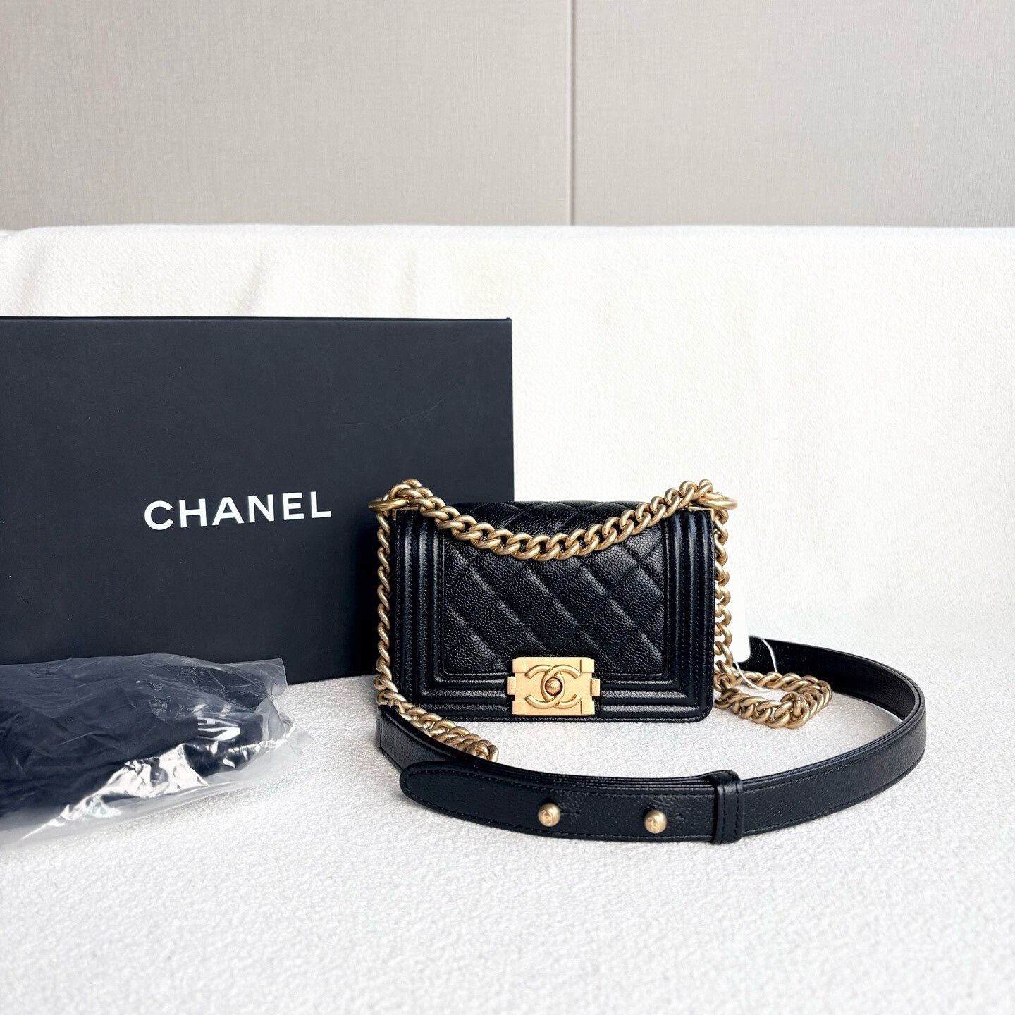 Chanel Pre-loved Bag Very good condition Size ONE SIZE - 1 Thumbnail