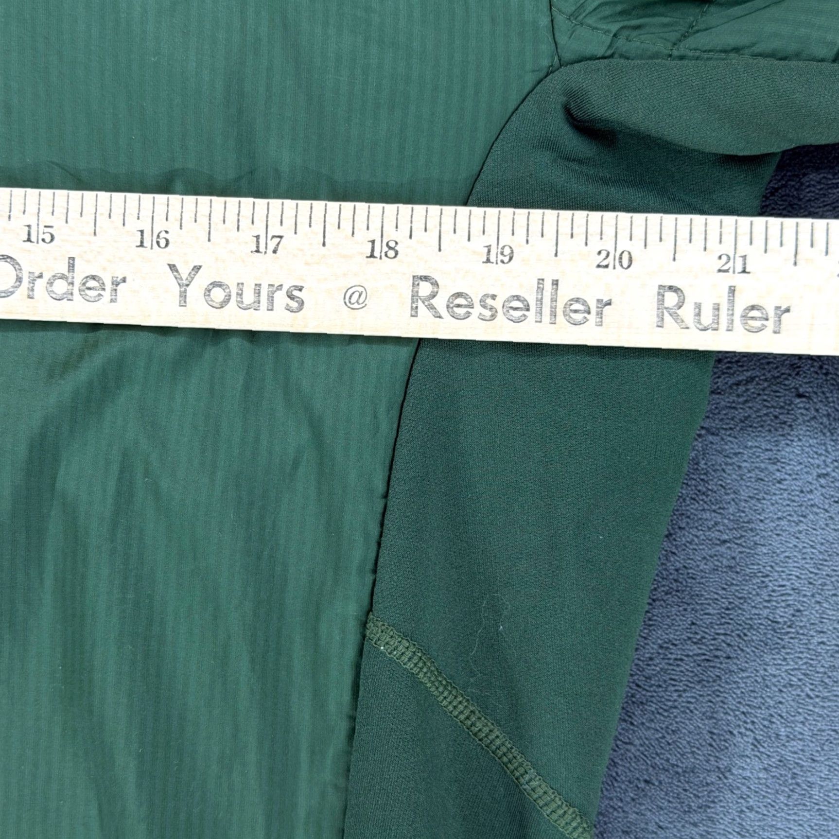 Icebreaker Icebreaker MerinoLOFT Jacket Mens Small Green Full Zip Puffer Active Thumbholes Size US S / EU 44-46 / 1 - 5 Thumbnail