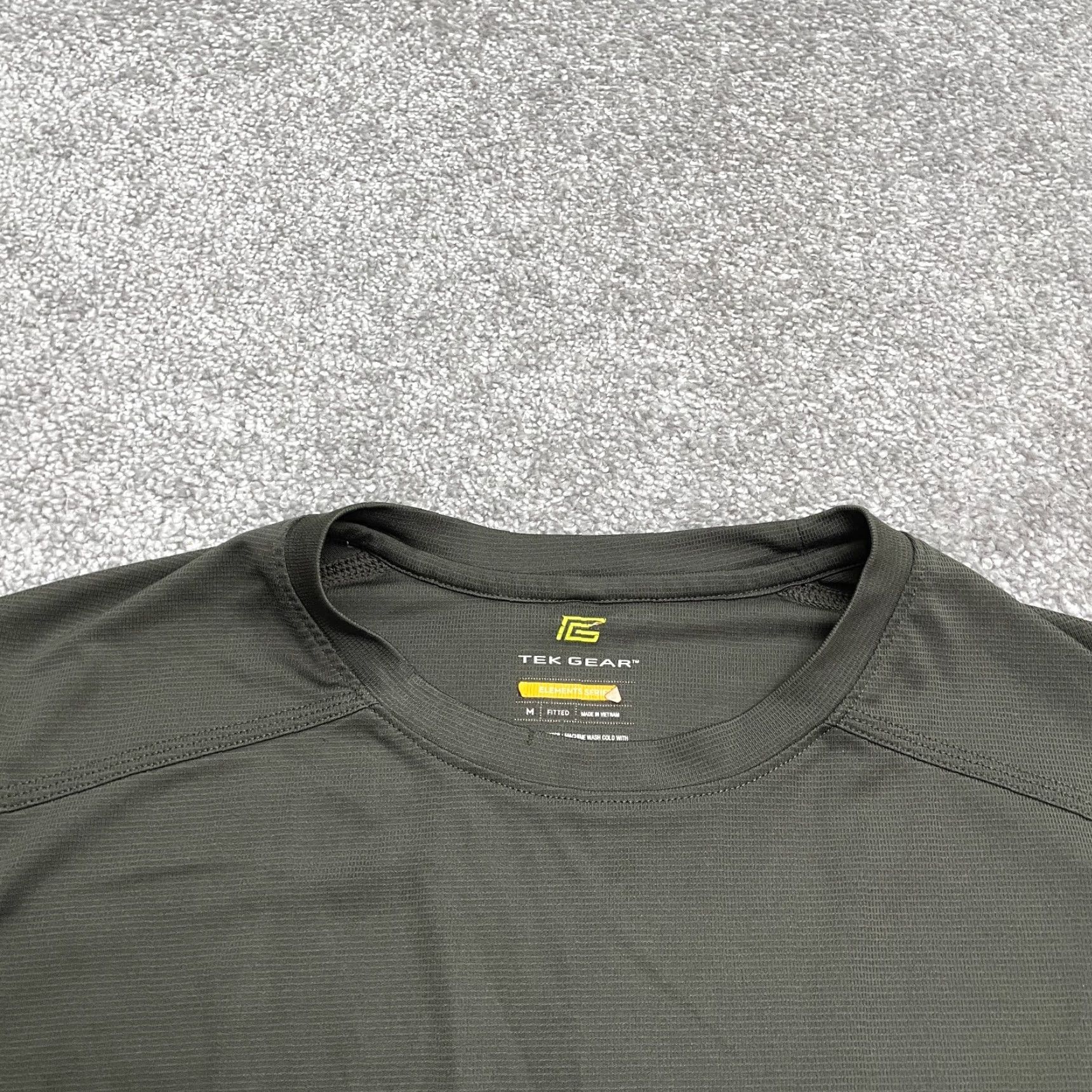 Tek Gear Tek Gear Element Series T-Shirt Mens Medium Gray Crew Neck Activewear All Seasons Breathsble Lightweight Short Sleeve Regular Fit Size US M / EU 48-50 / 2 - 3 Thumbnail