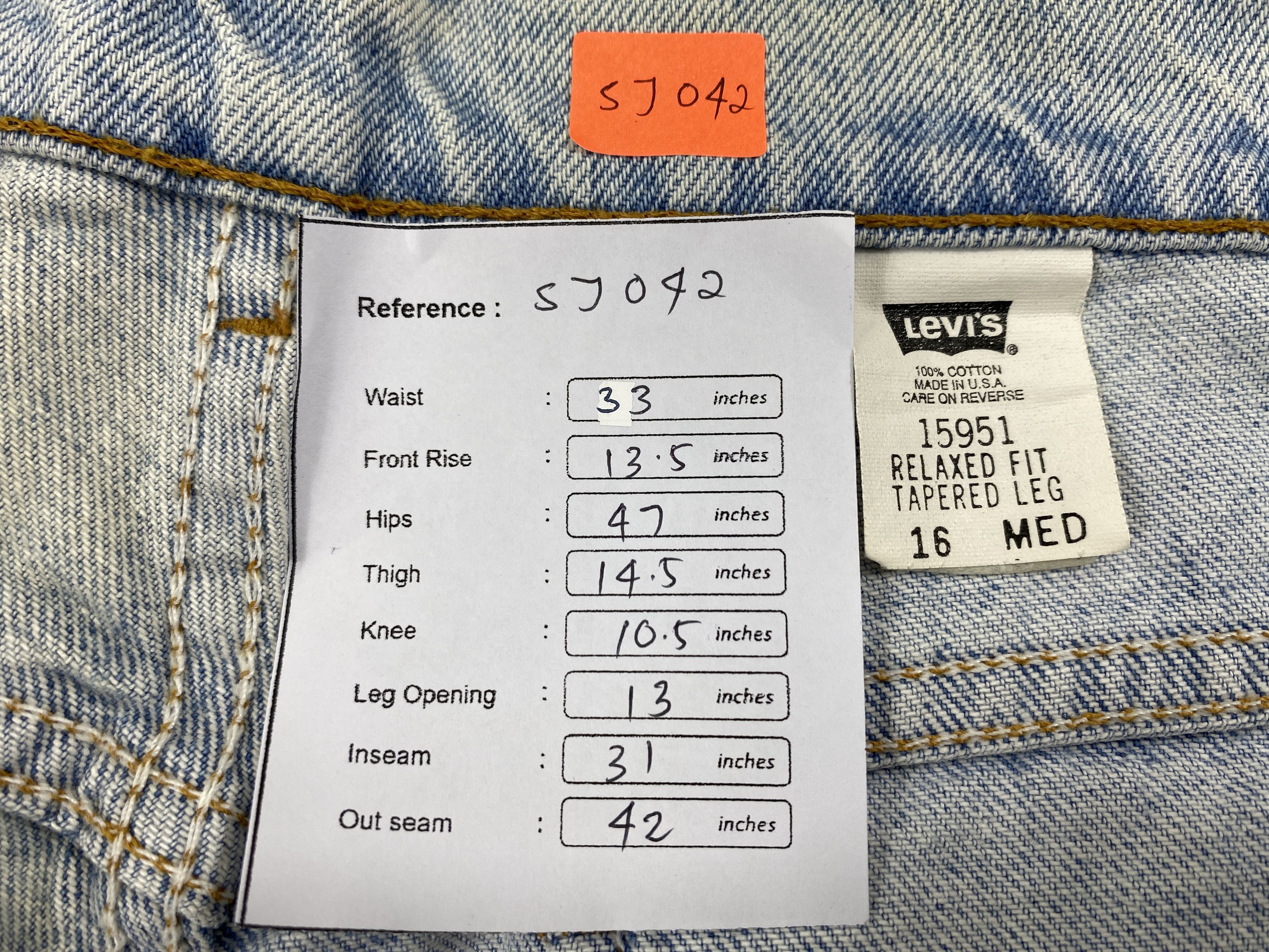 Levi's Light Blue Wash Vintage Levi's 15951 33x31 Denim -SJ042 Size US 33 - 8 Thumbnail