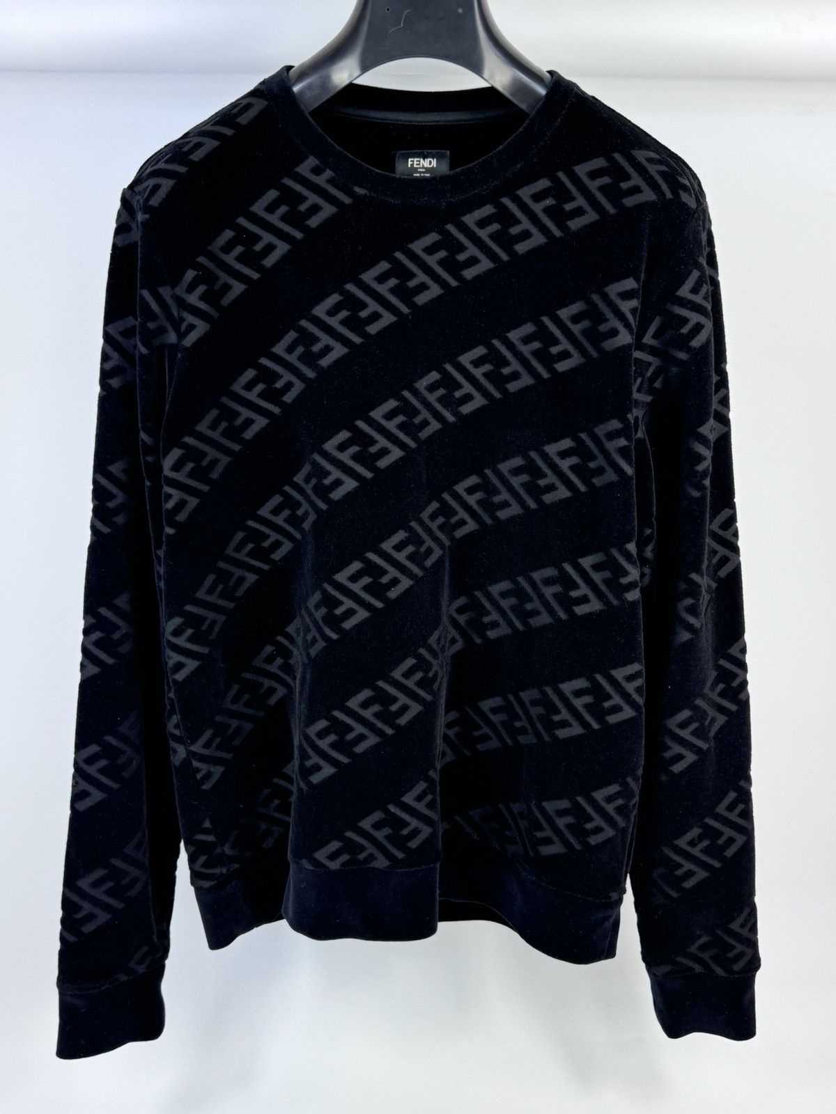 Fendi LOGO PRINT OVERSIZED VELVET JUMPER Size US M / EU 48-50 / 2 - 1 Thumbnail