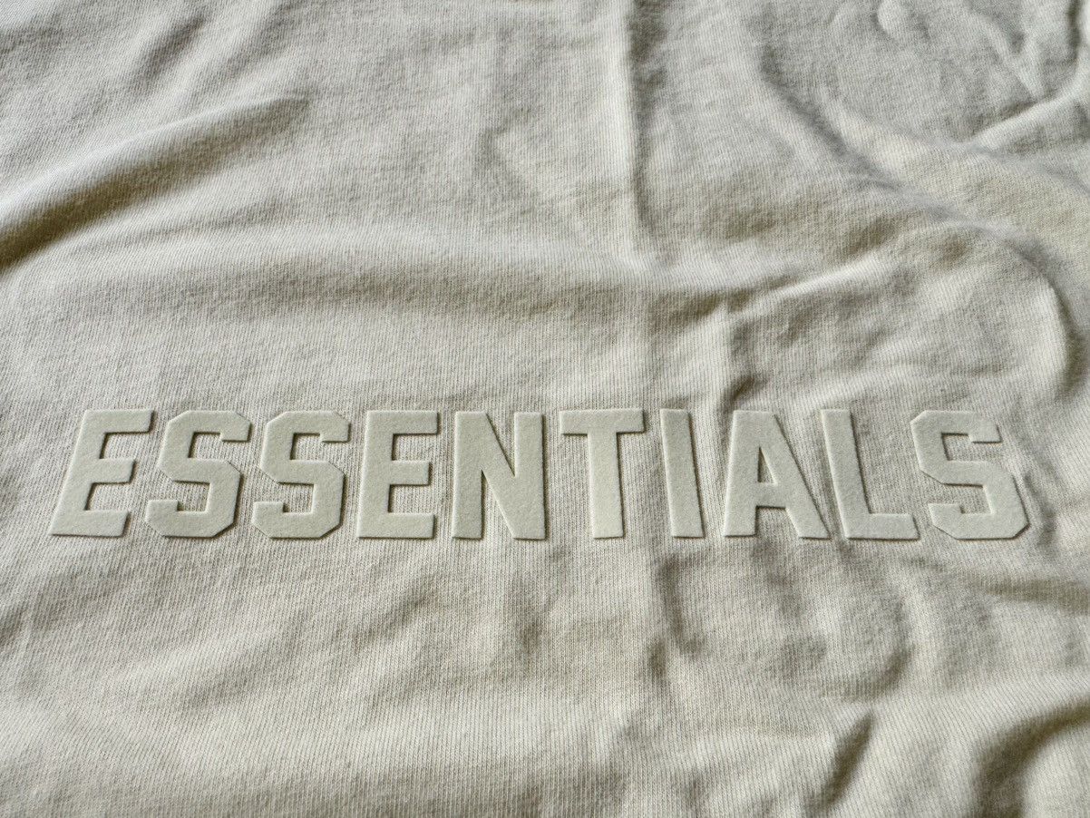 Essentials × FOG × Fear of God Small L/S T-Shirt Egg Shell Canary Tee Crewneck Pullover Size US S / EU 44-46 / 1 - 3 Thumbnail