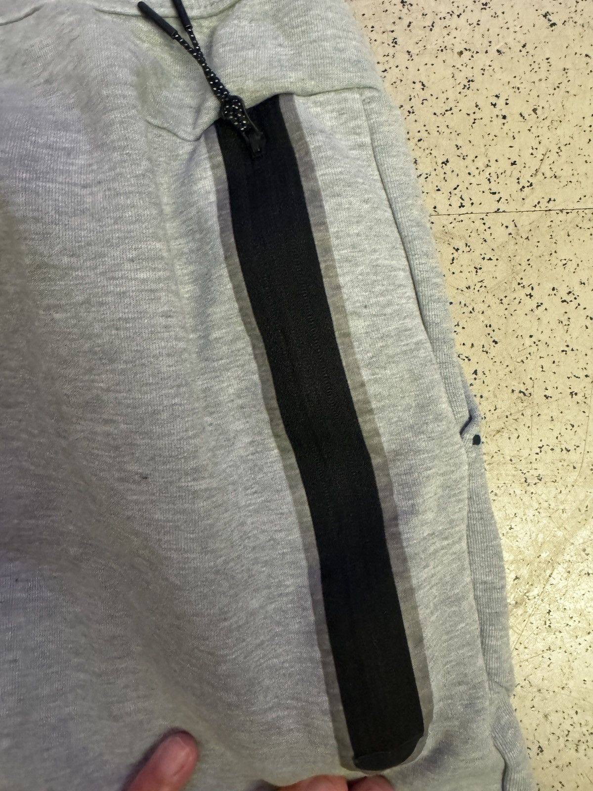 Nike Nike Men's Tech Fleece Slim Fit Jogger Sweatpants Size US 33 - 4 Thumbnail