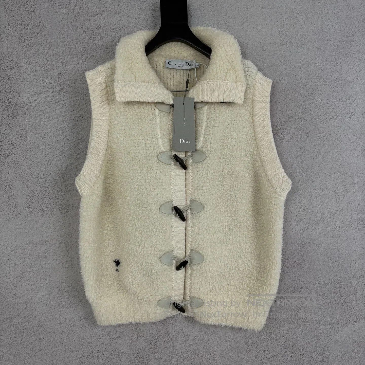 Dior Dior size38 Vest with a collar, small bee embroidery, lamb Size M / US 6-8 / IT 42-44 - 1 Thumbnail