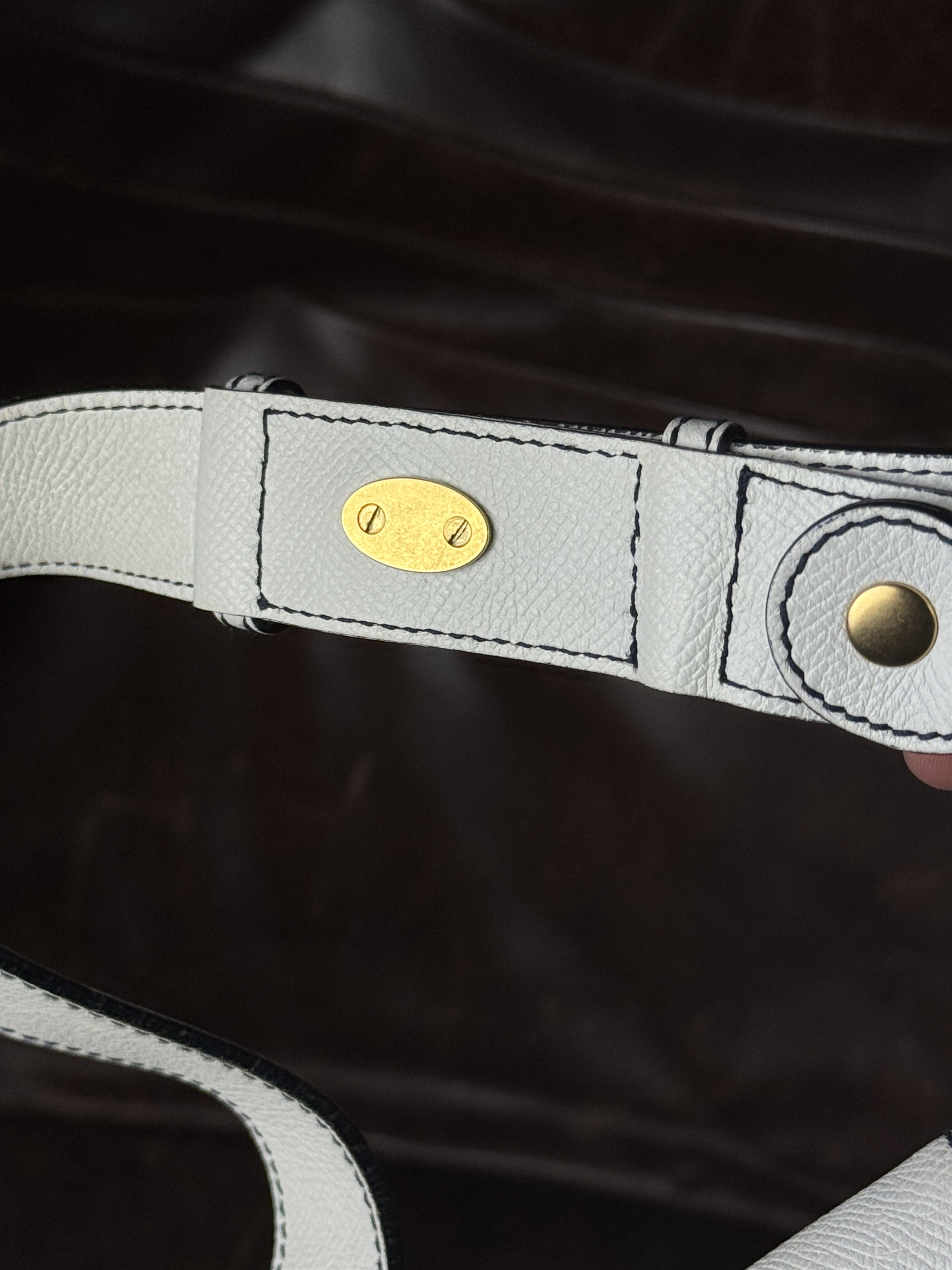 Salvatore Ferragamo Beautiful Vintage White Leather Salvatore Ferragamo Bag Size ONE SIZE - 10 Thumbnail