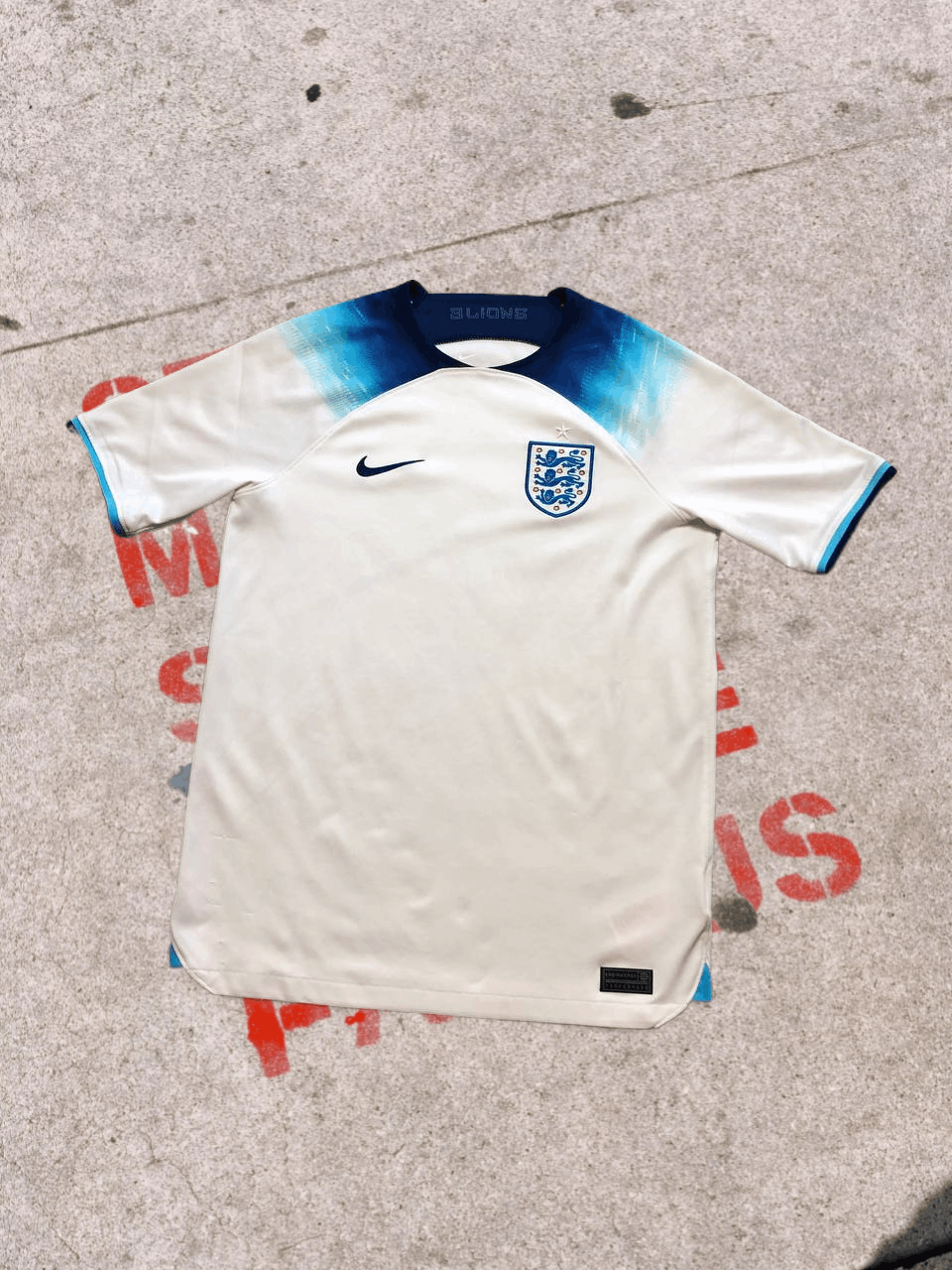 Nike KIDS Nike England Lions White Dri Fit Soccer Jersey Size US XL / EU 56 / 4 - 1 Thumbnail