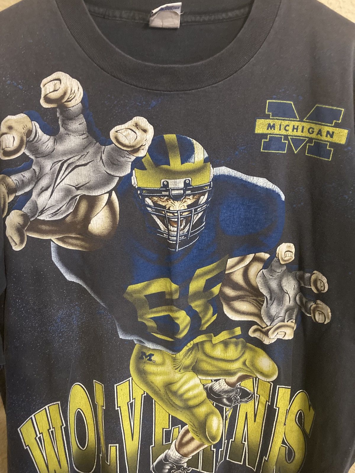 Vintage Vintage 90s Michigan Wolverines AOP Shirt Size US XL / EU 56 / 4 - 7 Thumbnail