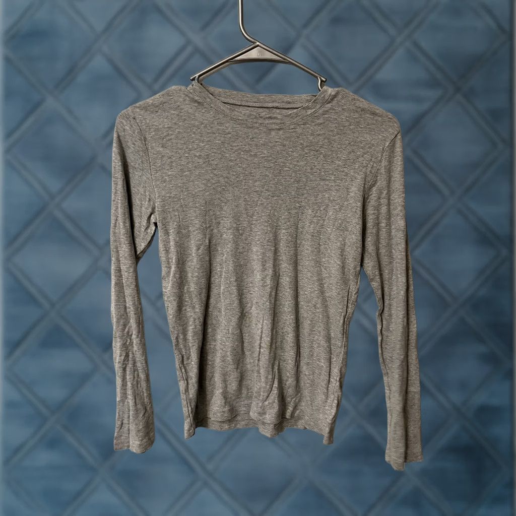 Gap Gap Favorite Tee Women Solid Round Neck Long Sleeve Size Small Gray Y2K Size S / US 4 / IT 40 - 1 Thumbnail