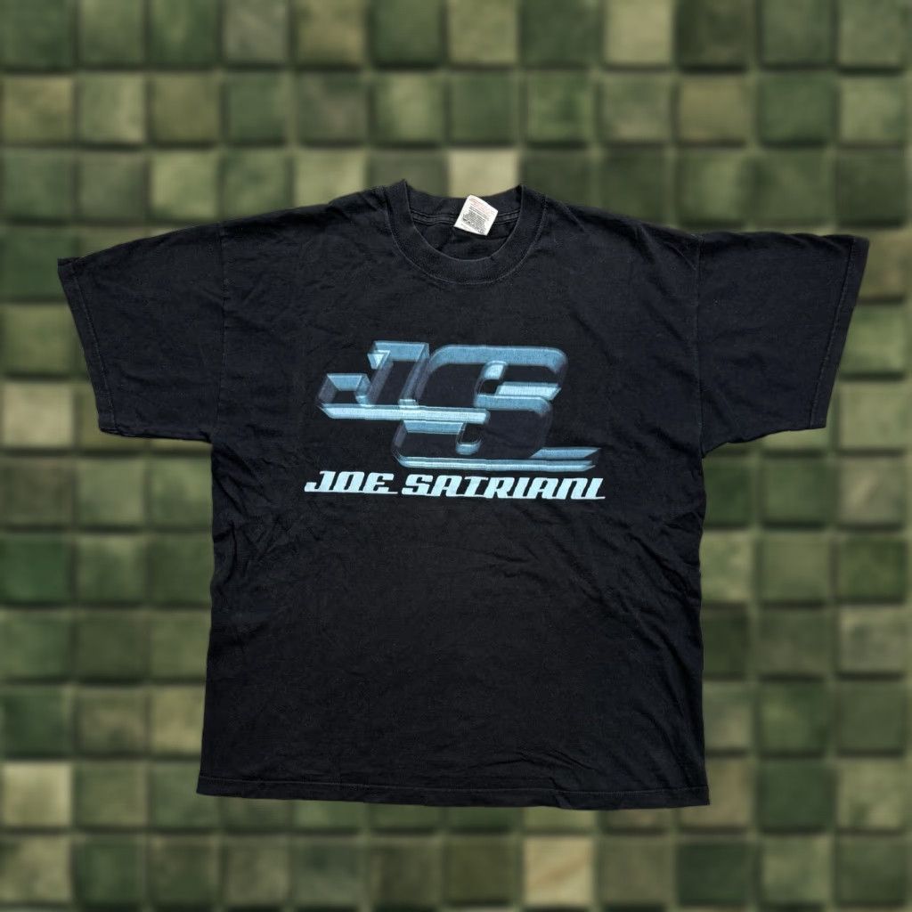 Fruit Of The Loom VINTAGE Joe Satriani Strange Beautiful Tour 2002 Black T-Shirt XL Mens Short Sleeve FXOFOT Loom Shirt Size US XL / EU 56 / 4 - 1 Thumbnail
