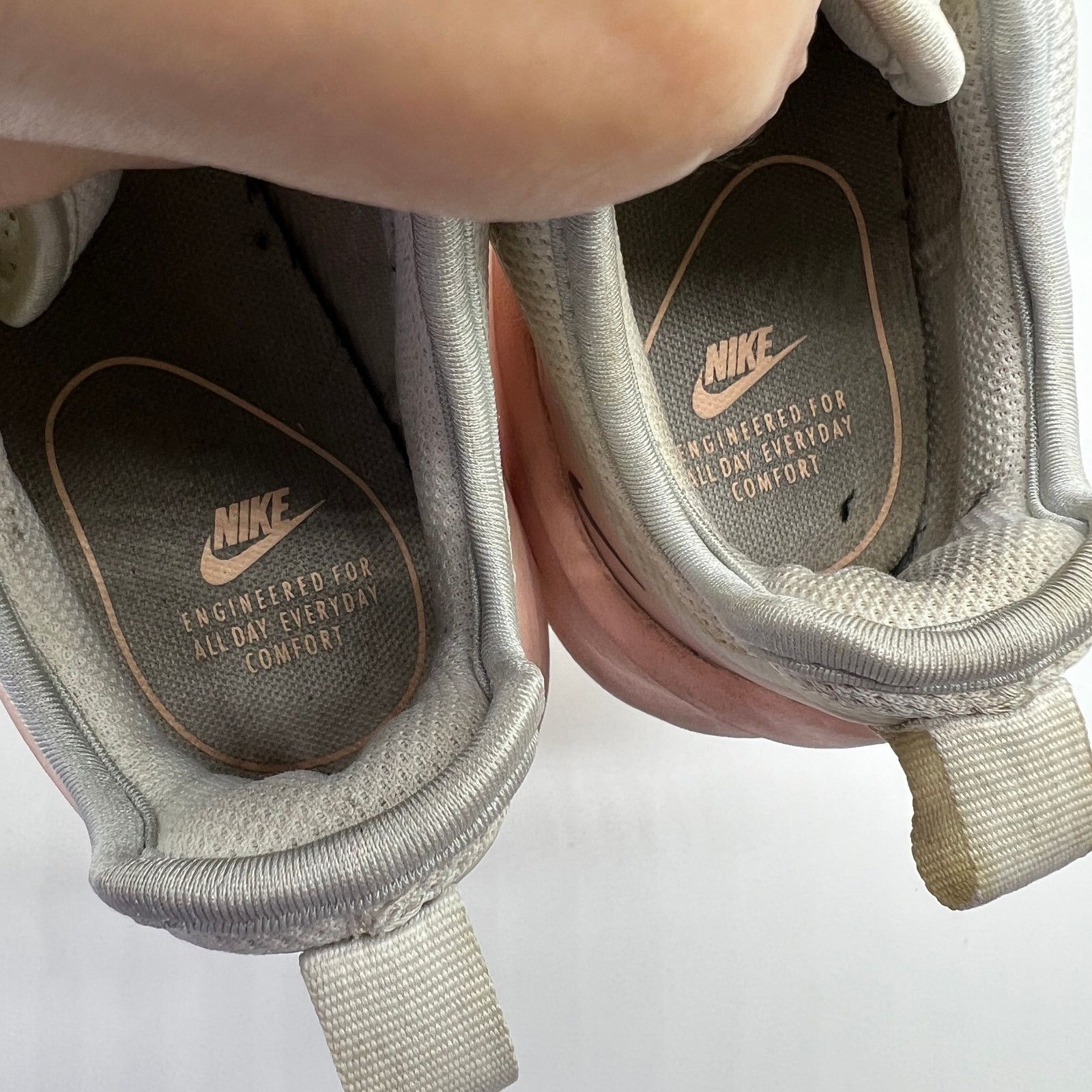 Nike Nike Air Max Axis Women's Athletic Shoes Size 6.5 Size US 6.5 / IT 36.5 - 12 Thumbnail
