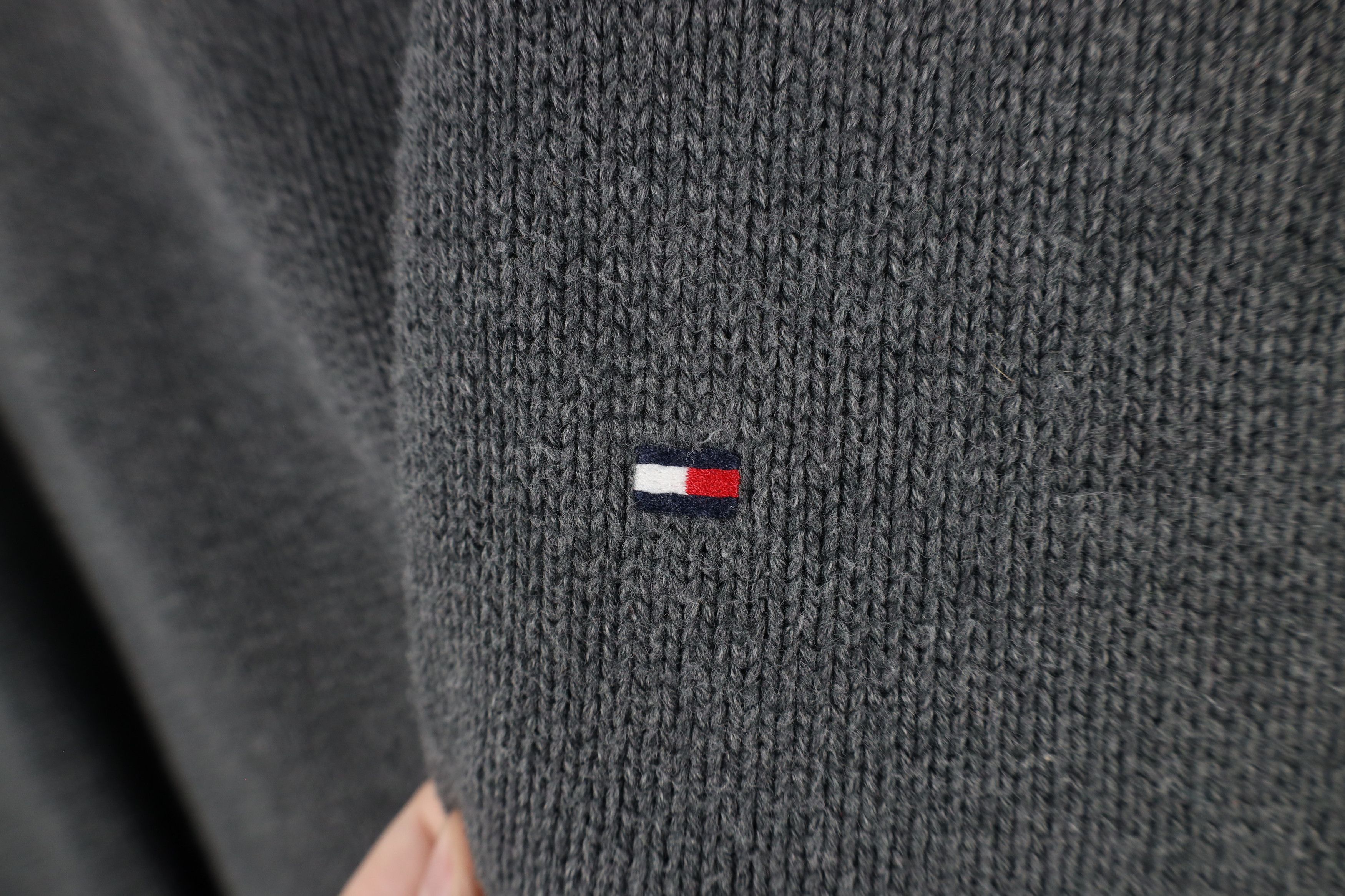 Tommy Hilfiger × Vintage Vintage 90s Tommy Hilfiger Cotton Knit Crewneck Sweater Gray Size US XL / EU 56 / 4 - 4 Thumbnail