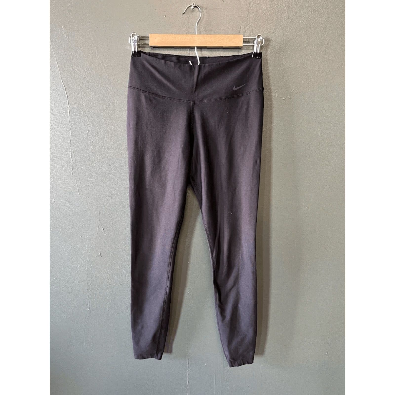 Nike VINTAGE Nike Dri-Fit Women’s Leggings Size Small Black Skinny Tight 849995-010 Size 28" / US 6 / IT 42 - 2 Thumbnail