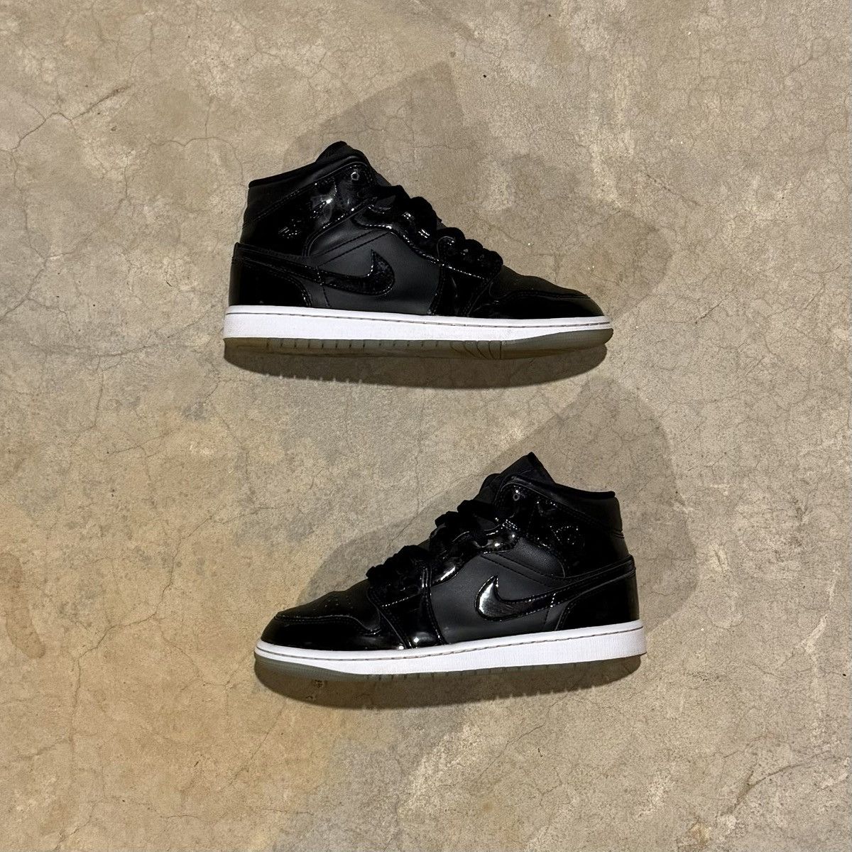 Jordan Brand Air Jordan 1 Mid SE Space Jam 2023 US 7.5 Size US 7.5 / EU 40-41 - 3 Thumbnail