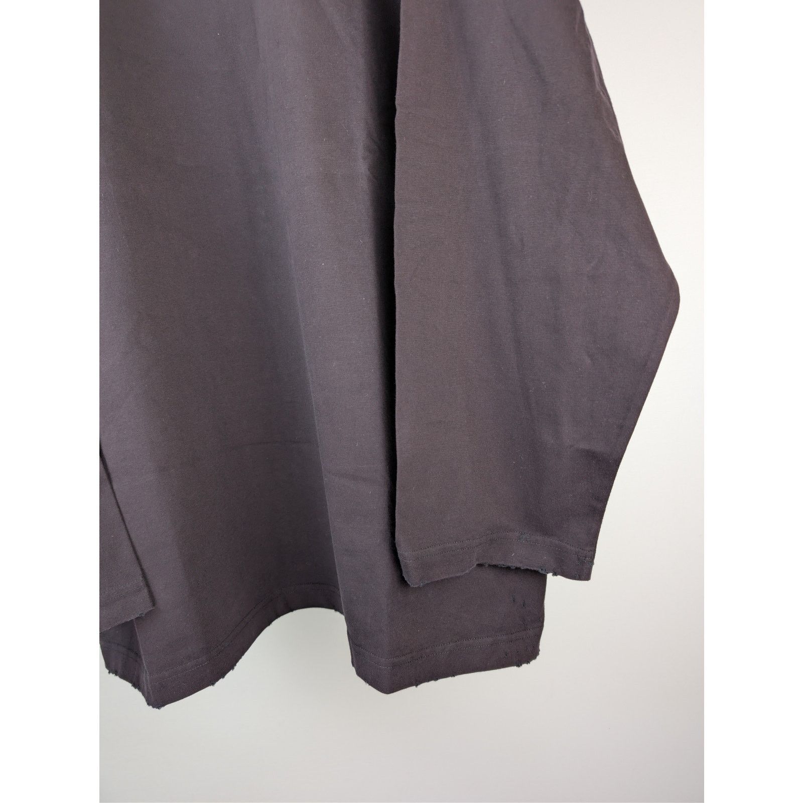 Balenciaga o1rshd1 Pierced Oversized Long Sleeve Jersey T-Shirt Black Size US S / EU 44-46 / 1 - 5 Thumbnail