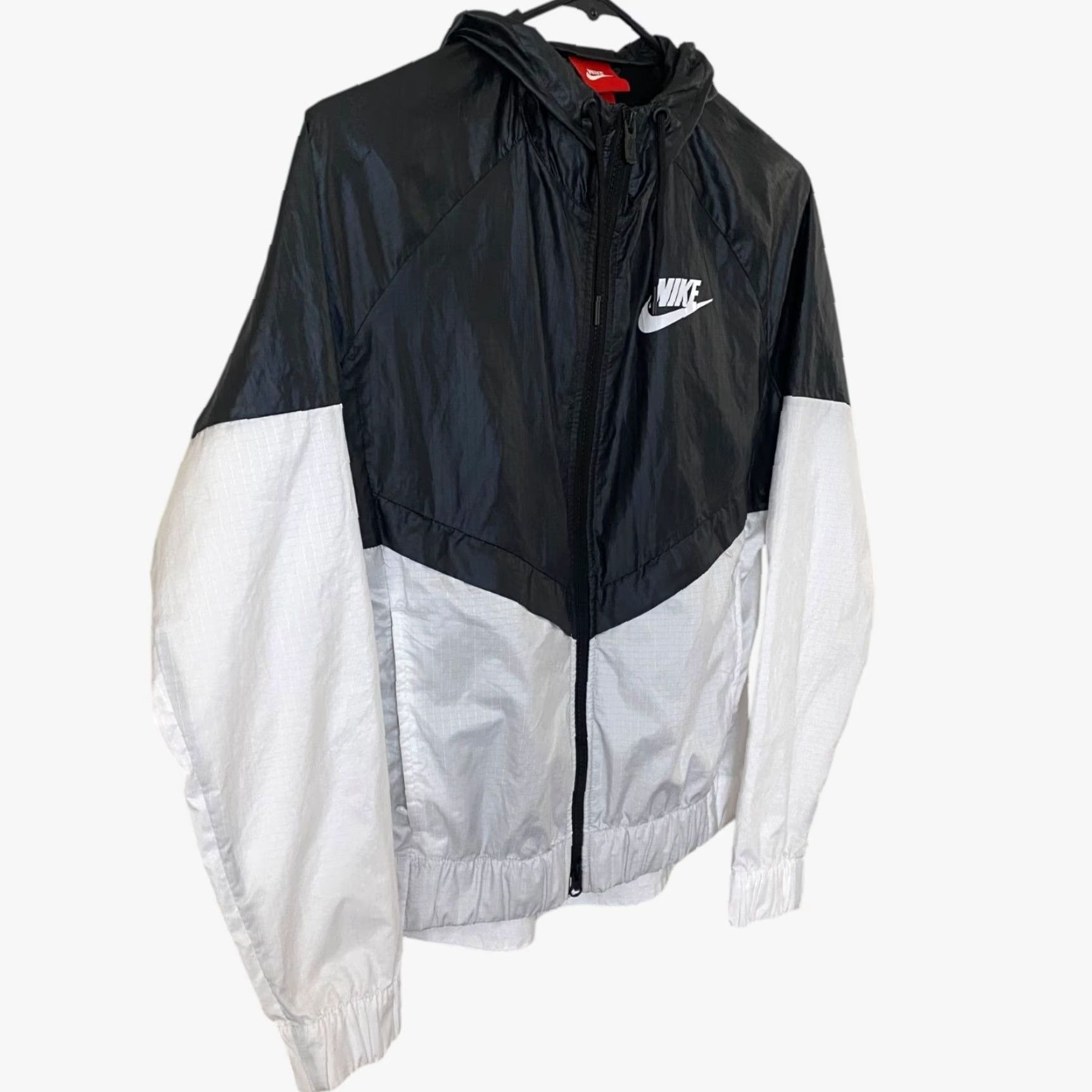 Nike Nike Windrunner Full-Zip Jacket Black & White Women's Small Windbreaker Hoodie Size S / US 4 / IT 40 - 3 Thumbnail