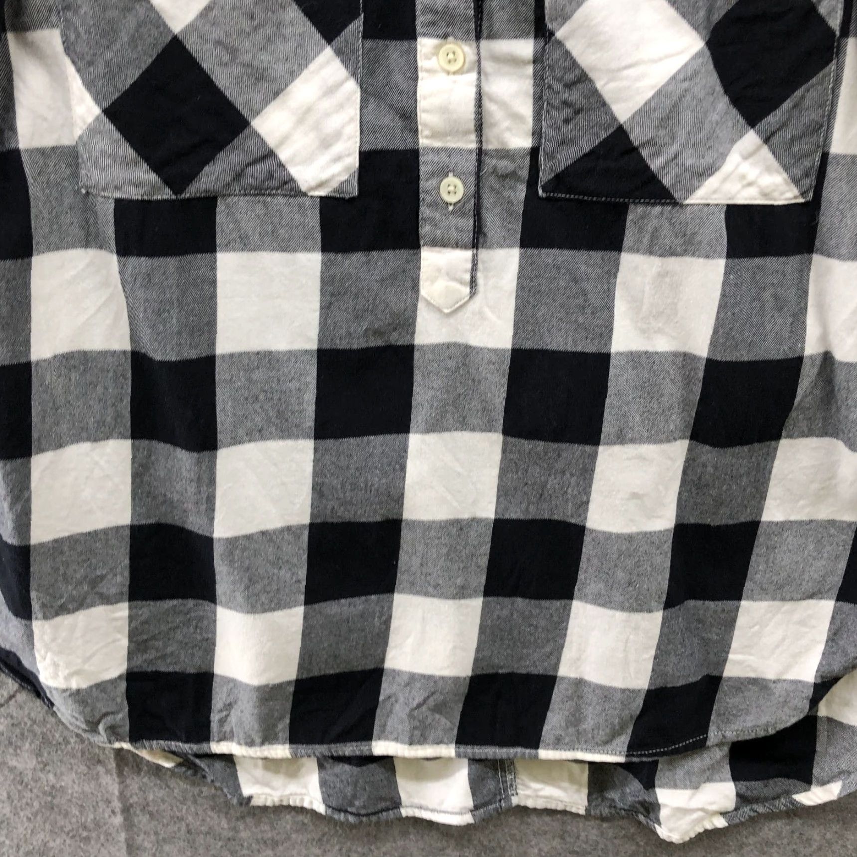 Old Navy Old Navy Boyfriend Flannel Shirt Womens S Black White Check Plaid Button-Up Casual Fall Winter Size S / US 4 / IT 40 - 4 Thumbnail