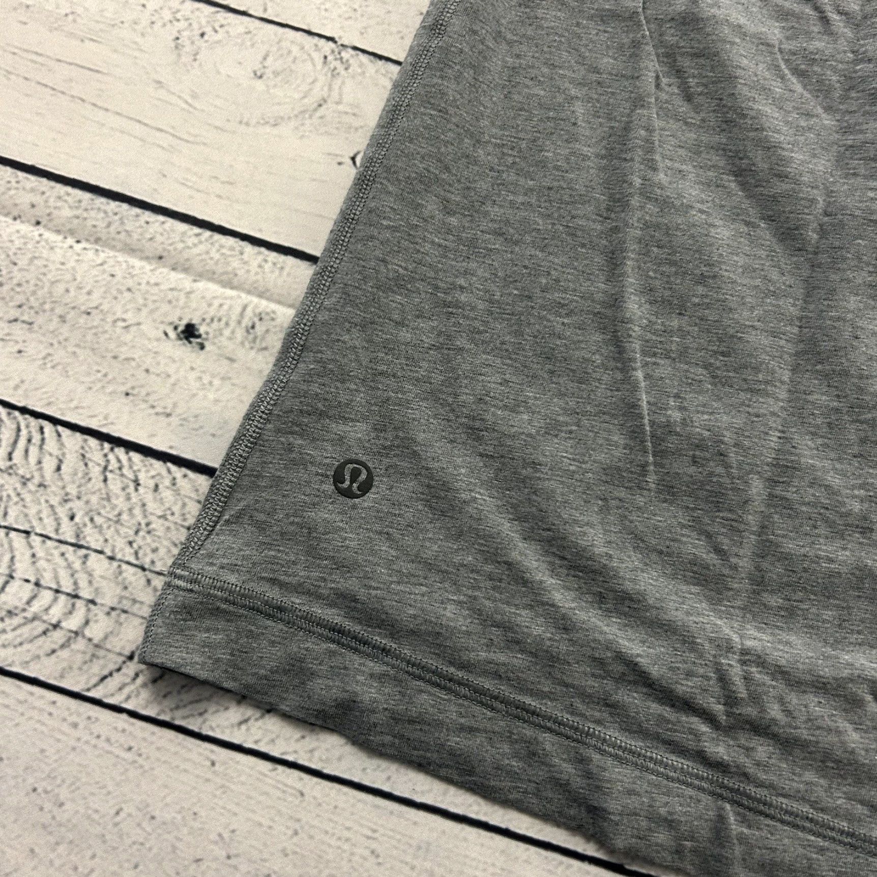 Lululemon Lululemon Metal Vent T-Shirt Short Sleeve Basic Gray XL Men’s Shirt Vent Tech Running & Jogging Pullover Regular Featured 2004 90s Size US XL / EU 56 / 4 - 5 Thumbnail