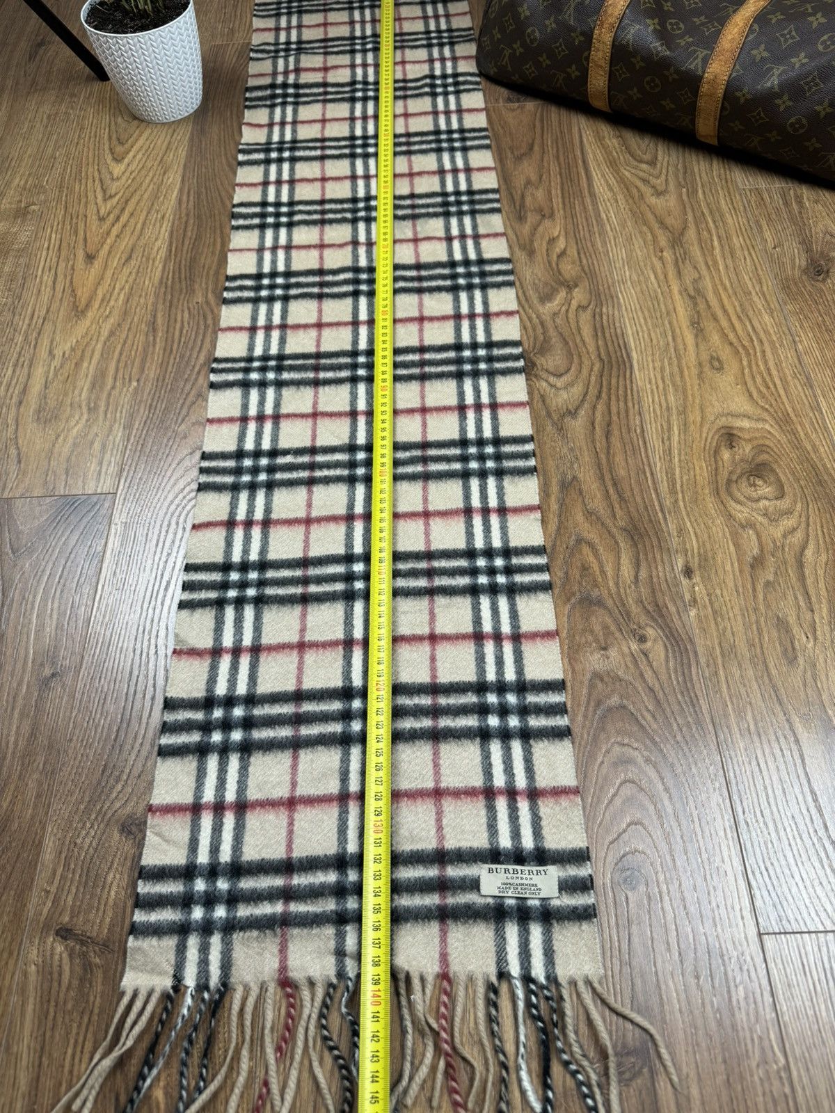 Burberry Vintage cashmere scarf Burberry’s 90s original luxury item Size ONE SIZE - 4 Thumbnail