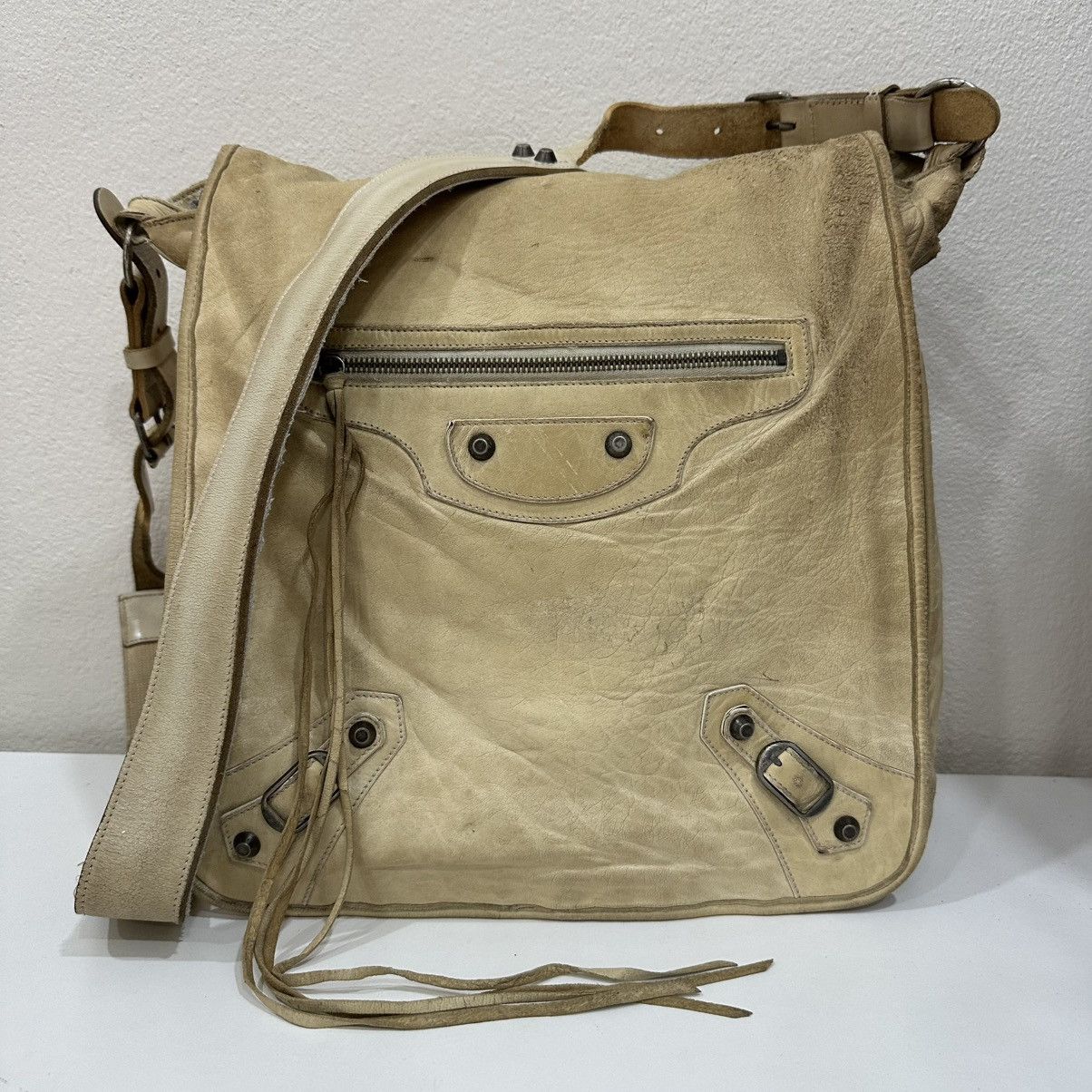 Balenciaga ‼️LASTDROP‼️ BALENCIAGA THE DAY LEATHER SHOULDER BAG Size ONE SIZE - 2 Thumbnail