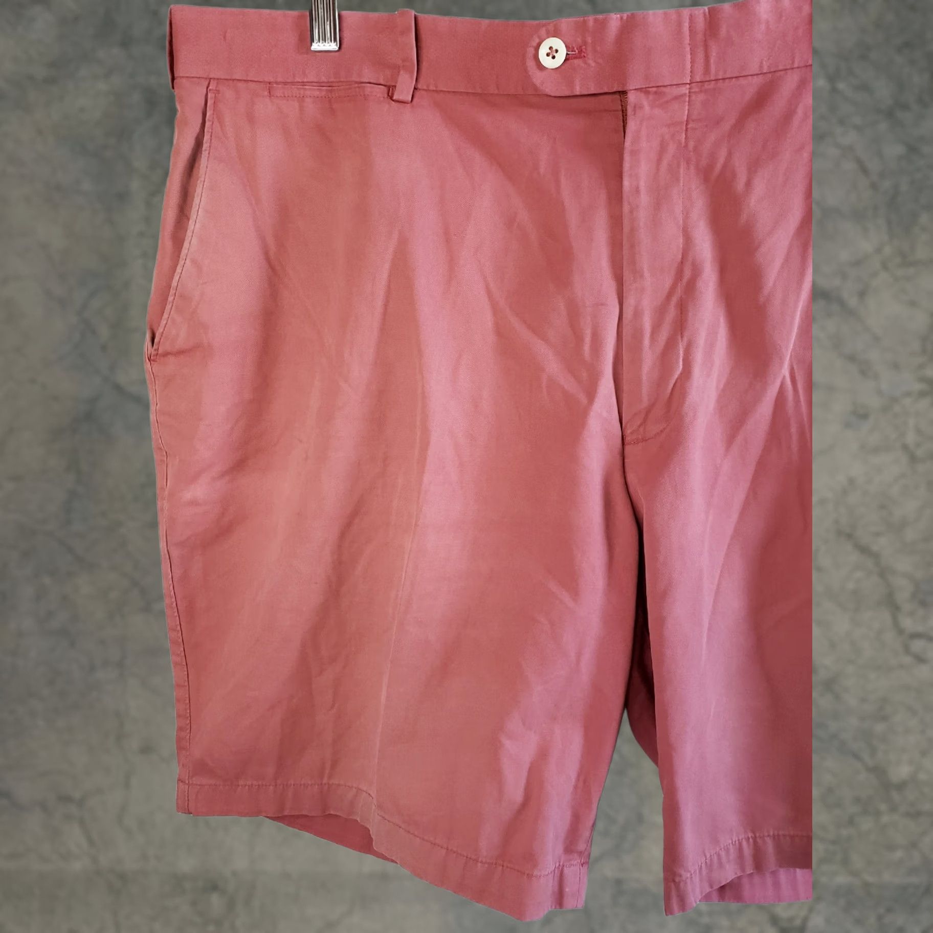 Vintage Bullock&Jones Shorts Men's Pink Flat Front 42 Bermuda Lightweight Twill Zip Pocket Beach City Casual Regular 8.25in Inseam Mens Size US 42 / EU 58 - 1 Thumbnail