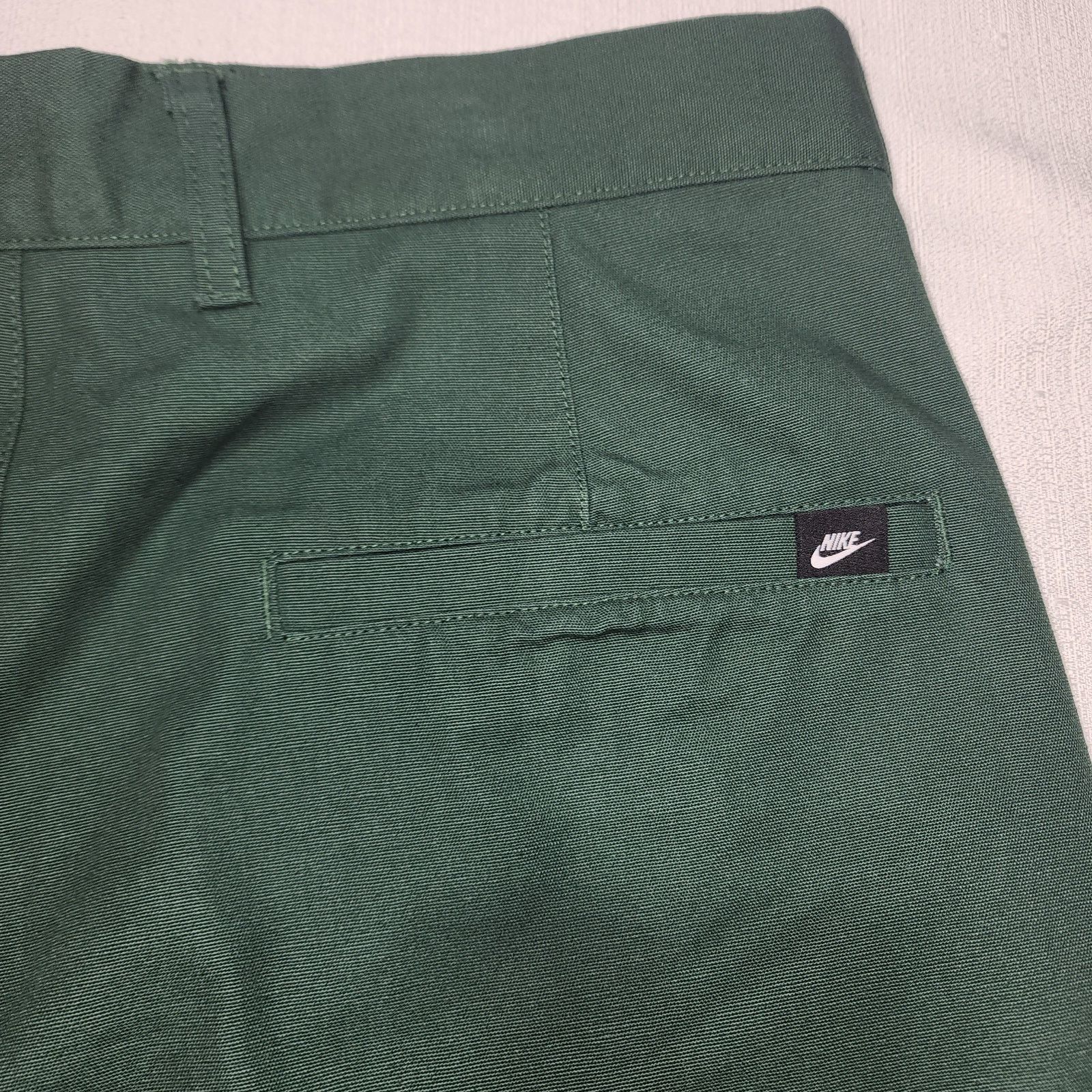 Nike Nike chino shorts men's Green Size medium W32''x L19'' Size US 32 / EU 48 - 6 Thumbnail