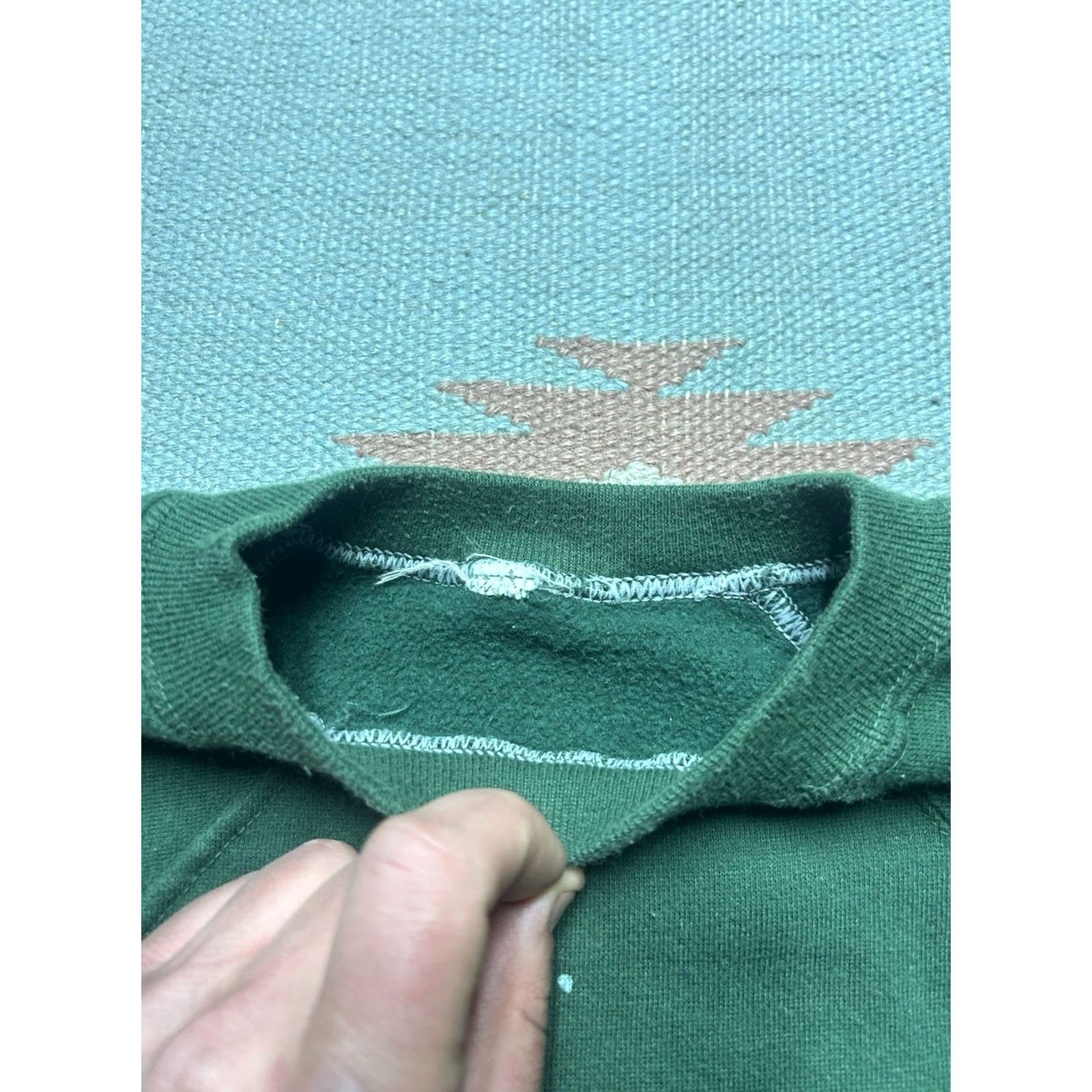 Vintage VINTAGE Sweatshirt Crewneck Green Raglan Distressed Paint 80s 70s M Mens Size US M / EU 48-50 / 2 - 6 Thumbnail