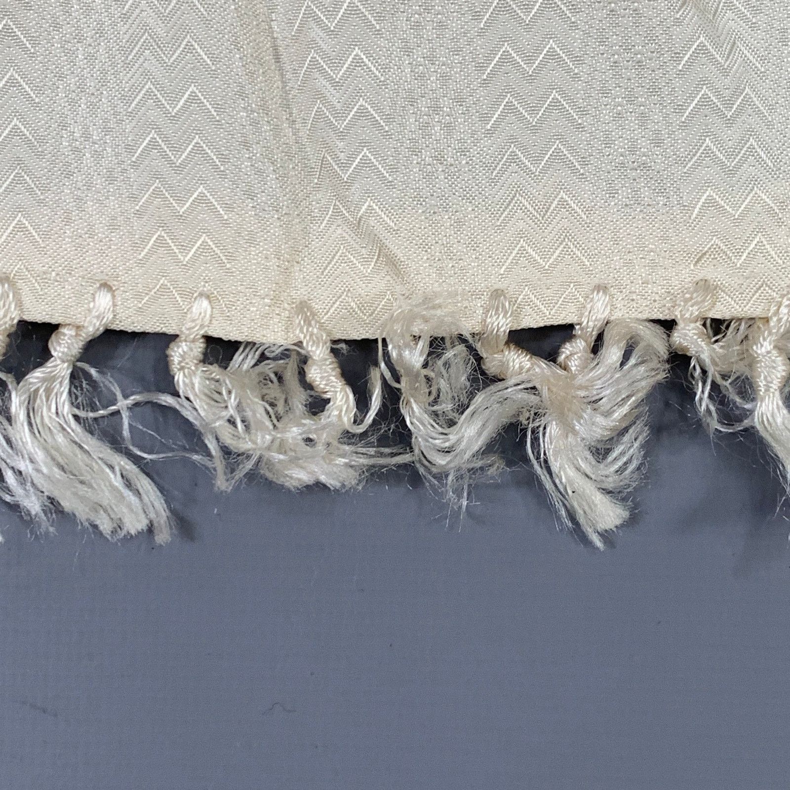 Vintage VINTAGE Cream Herringbone Jacquard Fringe Scarf Size ONE SIZE - 3 Thumbnail