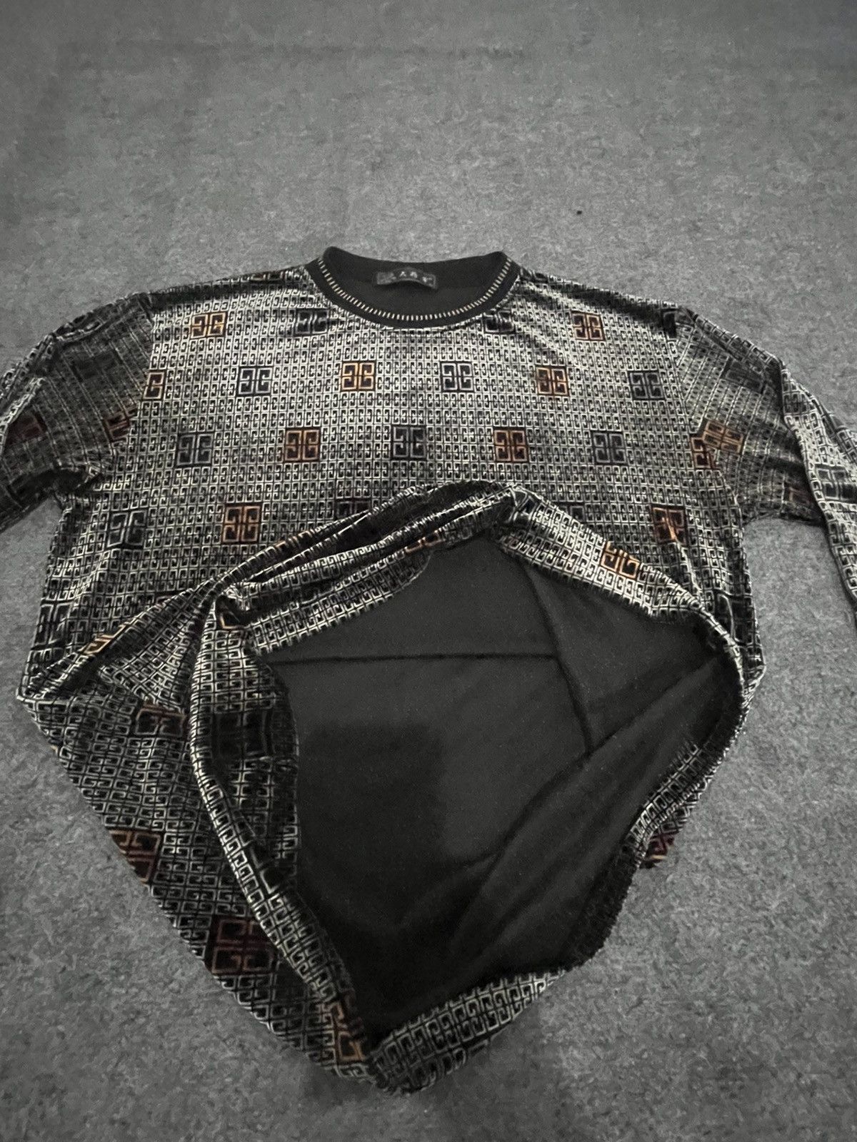 Japanese Brand Vintage General Monogram Velour Longsleeve 4G Luxury Size US L / EU 52-54 / 3 - 6 Thumbnail