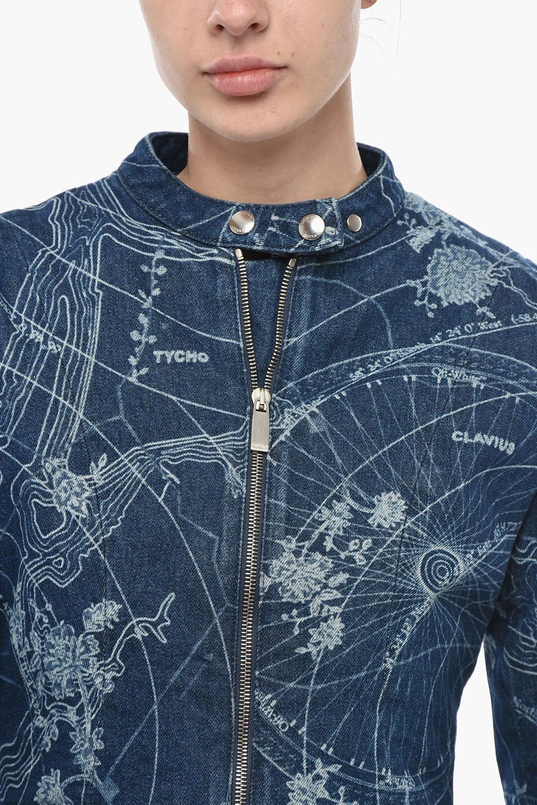 Off-White og1mm0426 Printed Denim Jacket in Blue Size S / US 4 / IT 40 - 3 Thumbnail