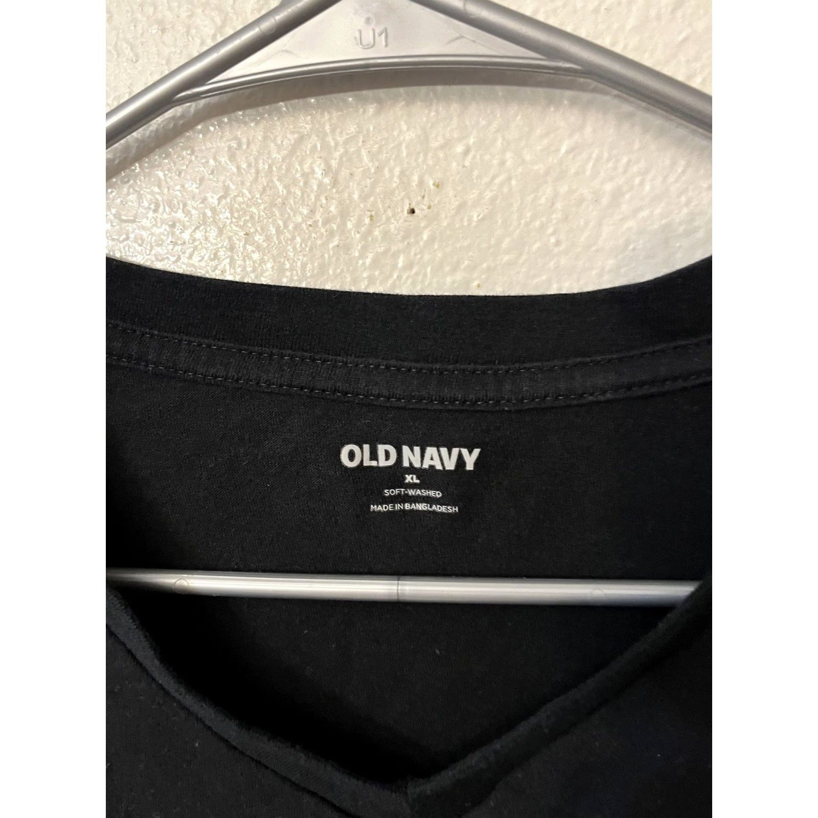 Old Navy Old Navy Shirt Mens XL Black V-Neck Knit Short Sleeve T-Shirt Size US XL / EU 56 / 4 - 2 Thumbnail