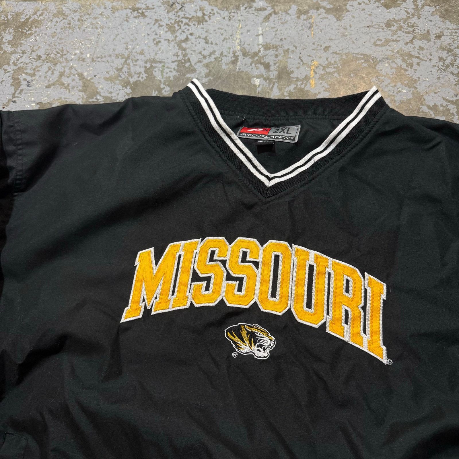 Vintage Vintage Missouri Tigers Pro Player Windbreaker Pullover 2XL Size US XXL / EU 58 / 5 - 2 Thumbnail