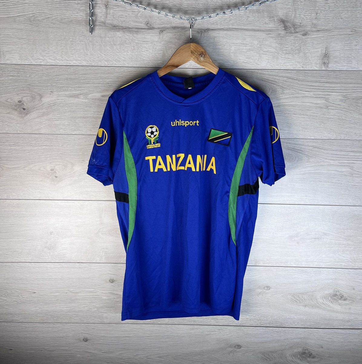 Other Men’s soccer jersey Tanzania 🇹🇿 uhlsport size l Size US L / EU 52-54 / 3 - 1 Thumbnail