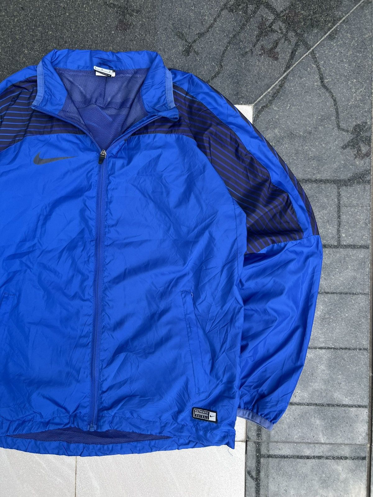 Nike 00s Nike Swoosh Vintage Y2K Soccer Windbreaker Retro Jacket Size US L / EU 52-54 / 3 - 3 Thumbnail