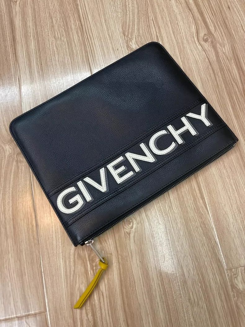 Givenchy Men's large leather handbag with cowhide letter l
