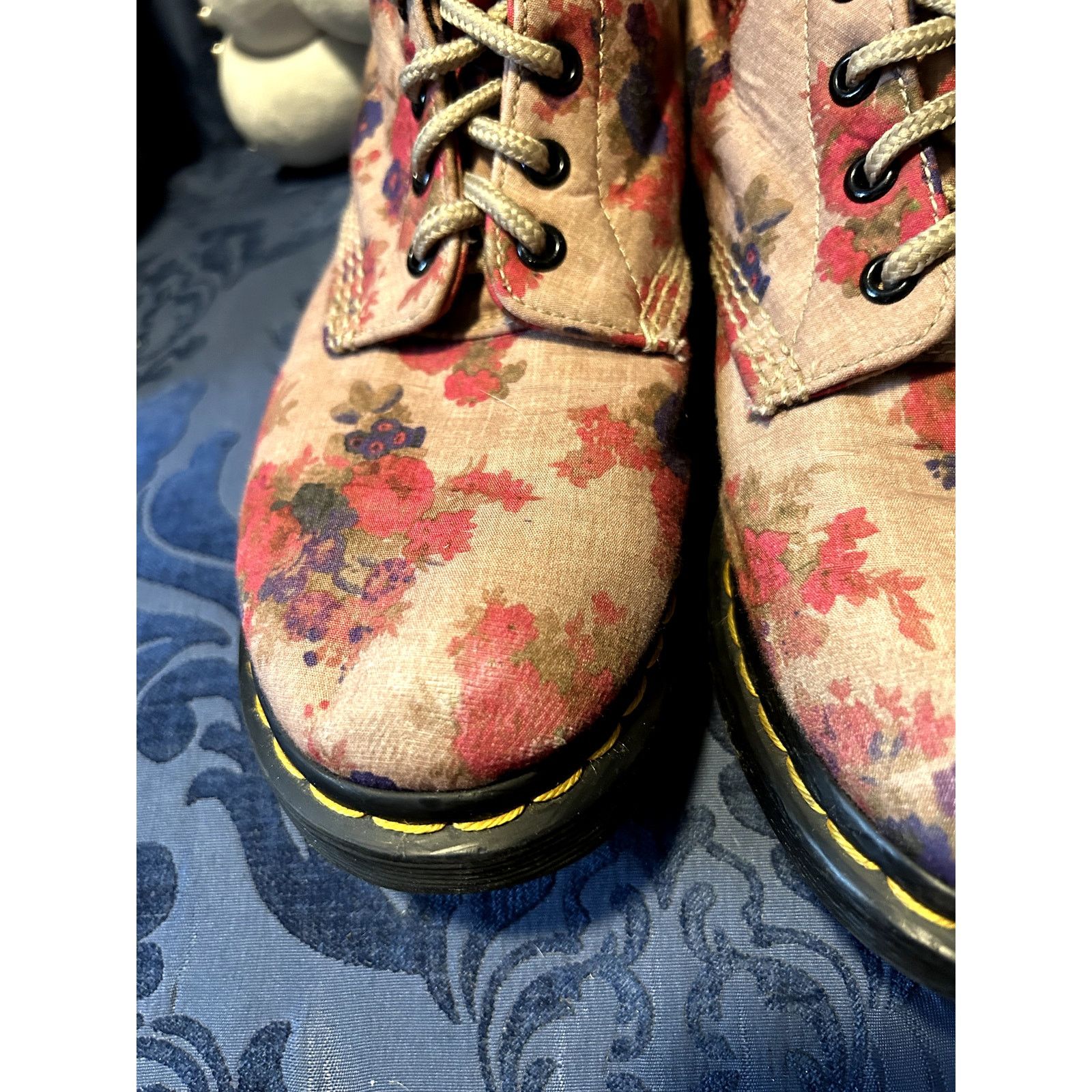 Dr. Martens Dr Martens Castel Floral Cream and Pink size 8/EU 39 Size US 8 / IT 38 - 5 Thumbnail