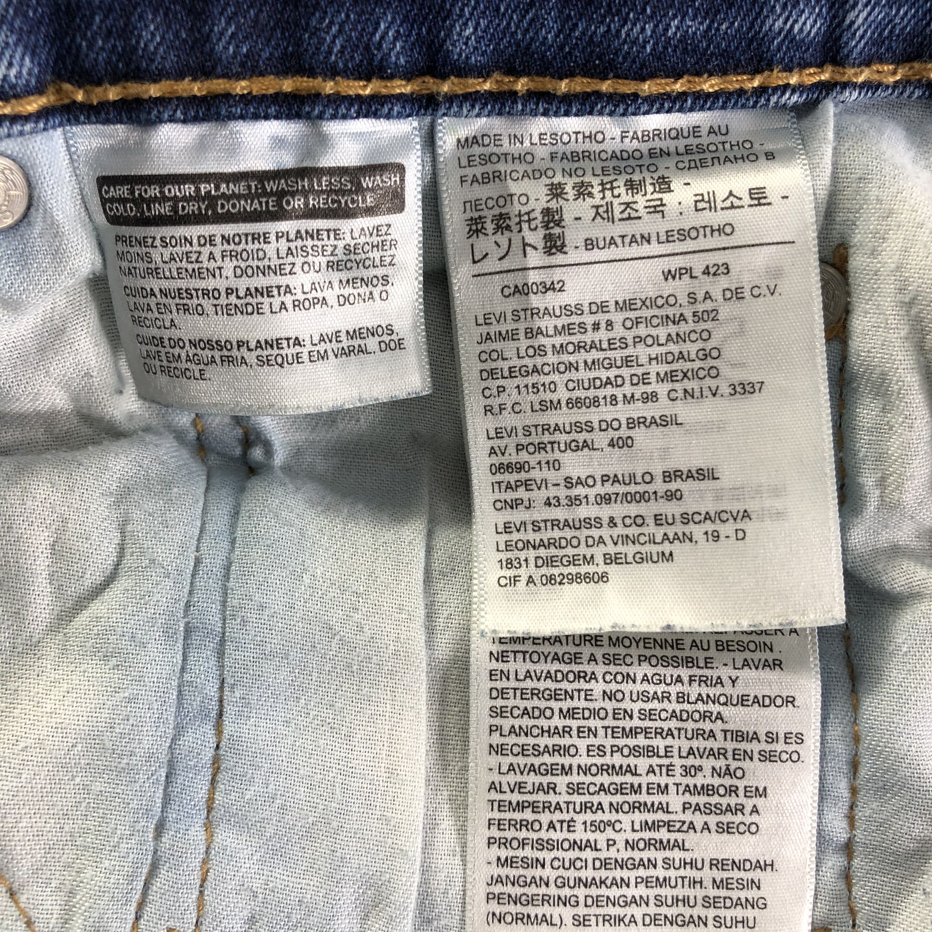 Levi's Vintage Blue Wash Levis 550 Jeans-J4342 Size US 35 - 10 Thumbnail