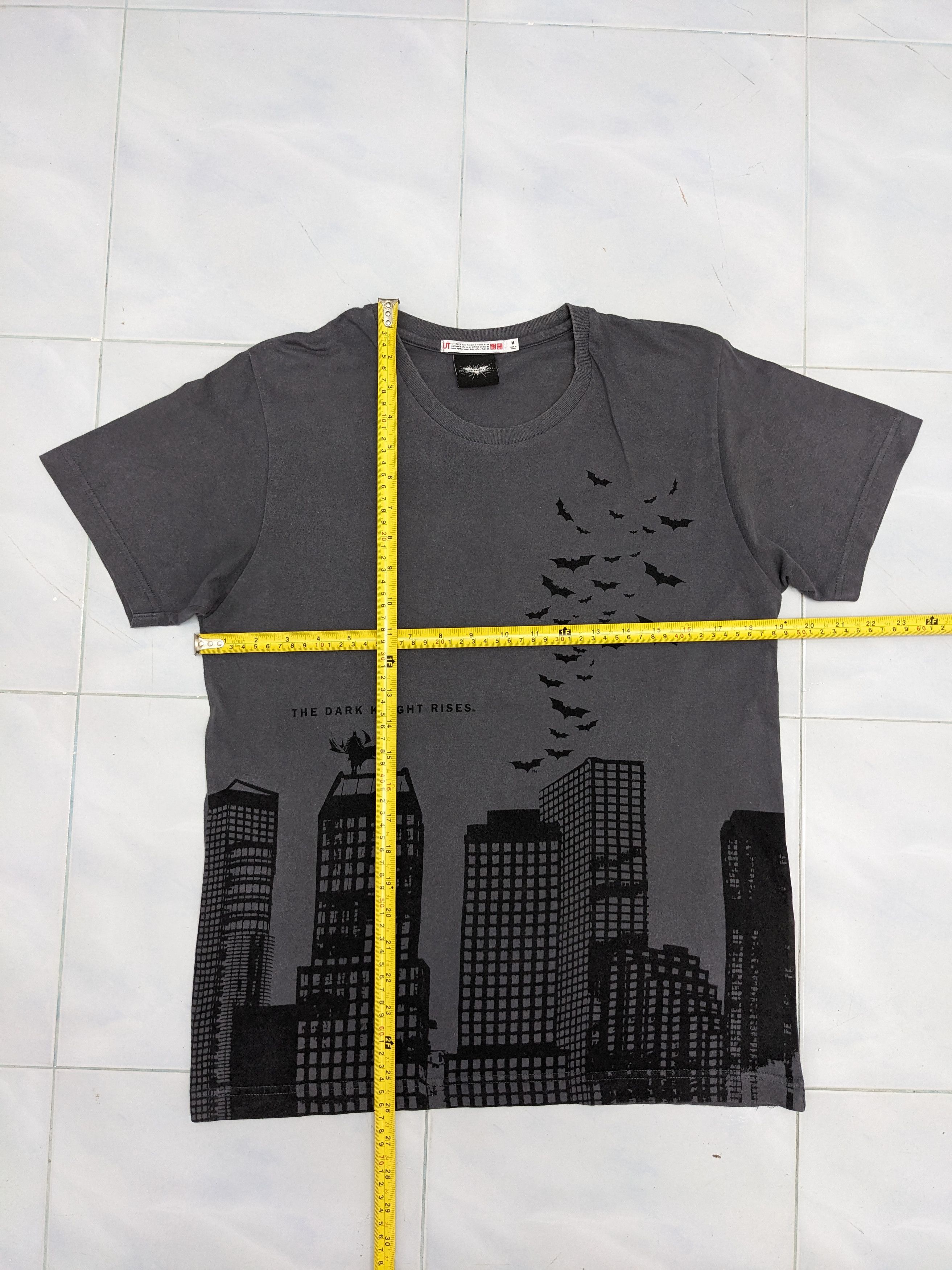 DC Comics THE DARK KNIGHT RISES MOVIE X JAPANESE BRAND TSHIRT Size US M / EU 48-50 / 2 - 5 Thumbnail