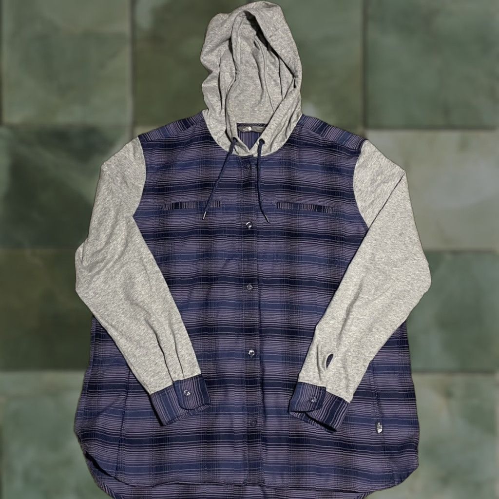 The North Face VINTAGE The North Face Womens Purple Lightweight Button-Up Shirt Hoodie XL Casual Golf, Summer, Spring Girls Size XL / US 12-14 / IT 48-50 - 1 Thumbnail