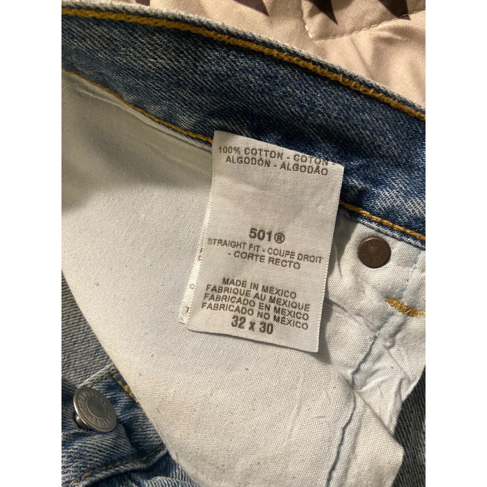 Levi's VINTAGE Levi’s 501 Button Fly Medium Wash 31” x 30” Made In Mexico Men Jeans Blue 501 Straight 31 Mens Size US 31 - 5 Thumbnail