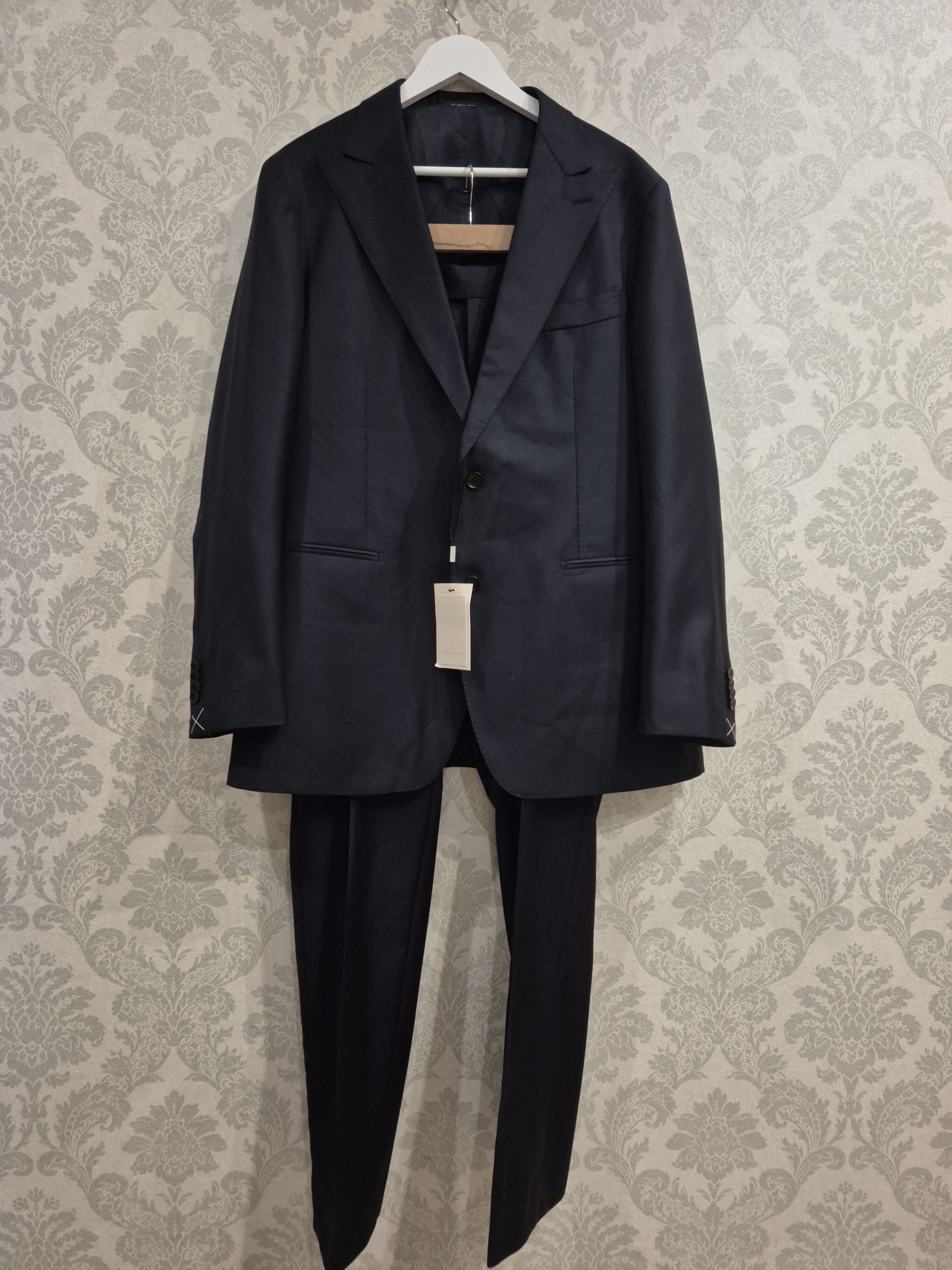NWT Suitsupply 3-Piece Suit 46R / 56 Navy Blue