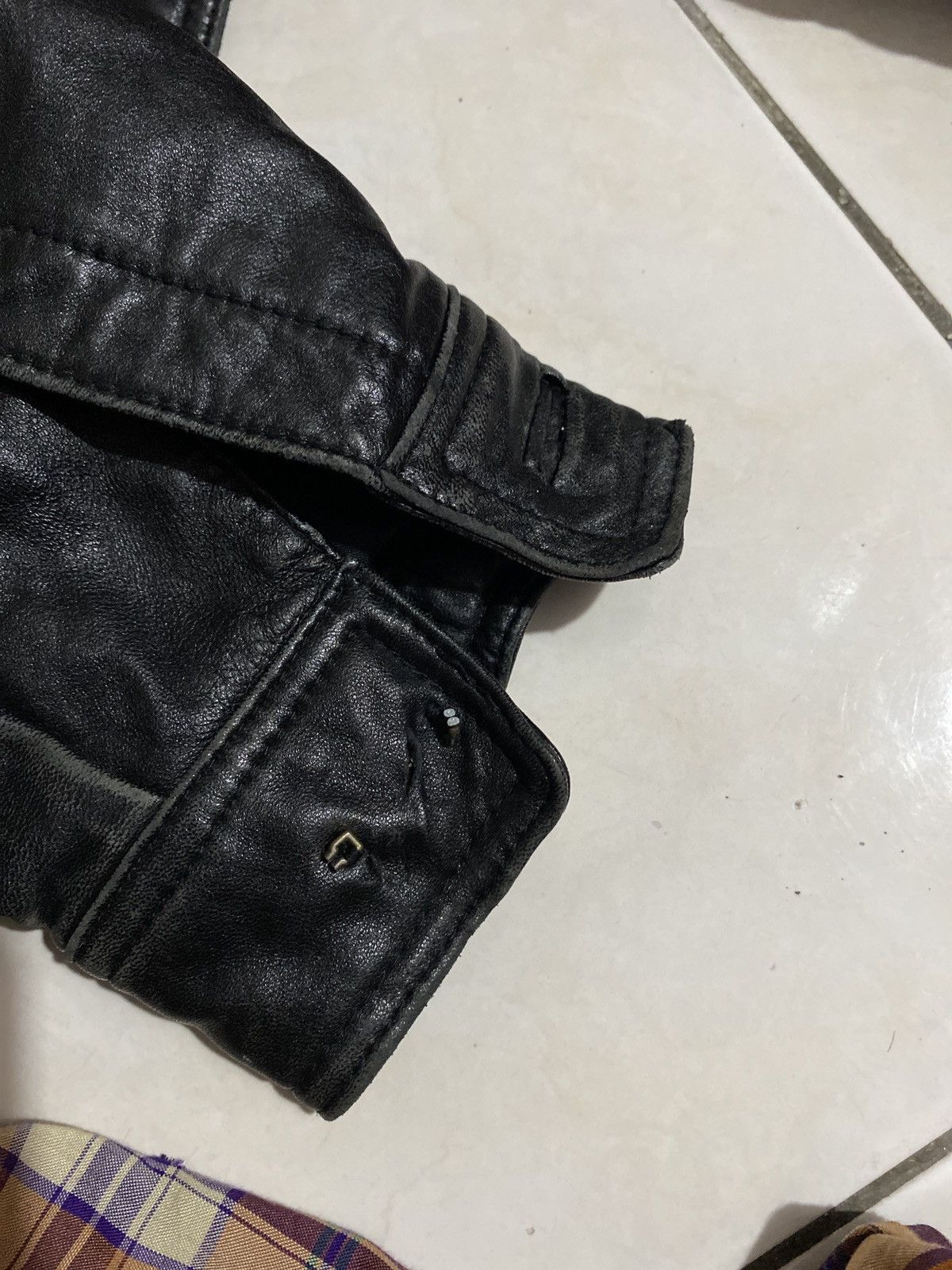 Yves Saint Laurent Vintage YvesSaintLaurent Black Sheepskin Leather zip up Size US L / EU 52-54 / 3 - 17 Thumbnail