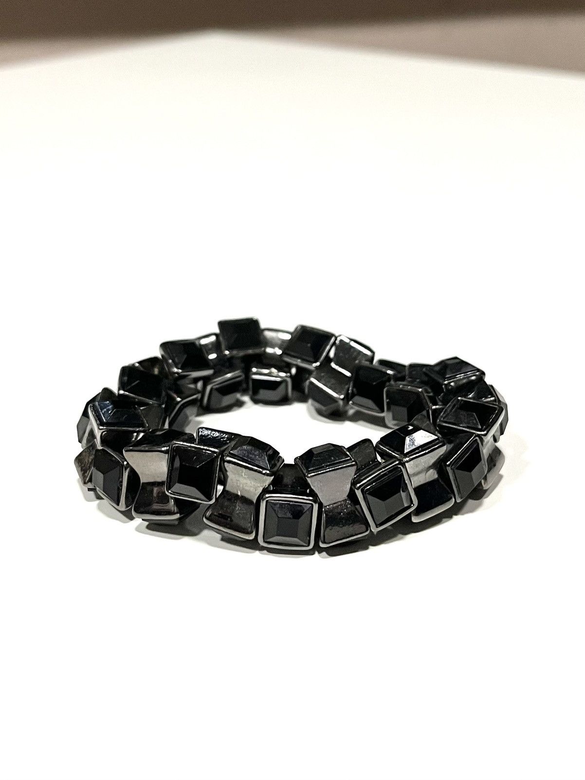 Vintage ★0% TAX★ Y2K PLASTIC BLACK STONES ELASTIC BRACELET ROCK BAND Size ONE SIZE - 2 Thumbnail