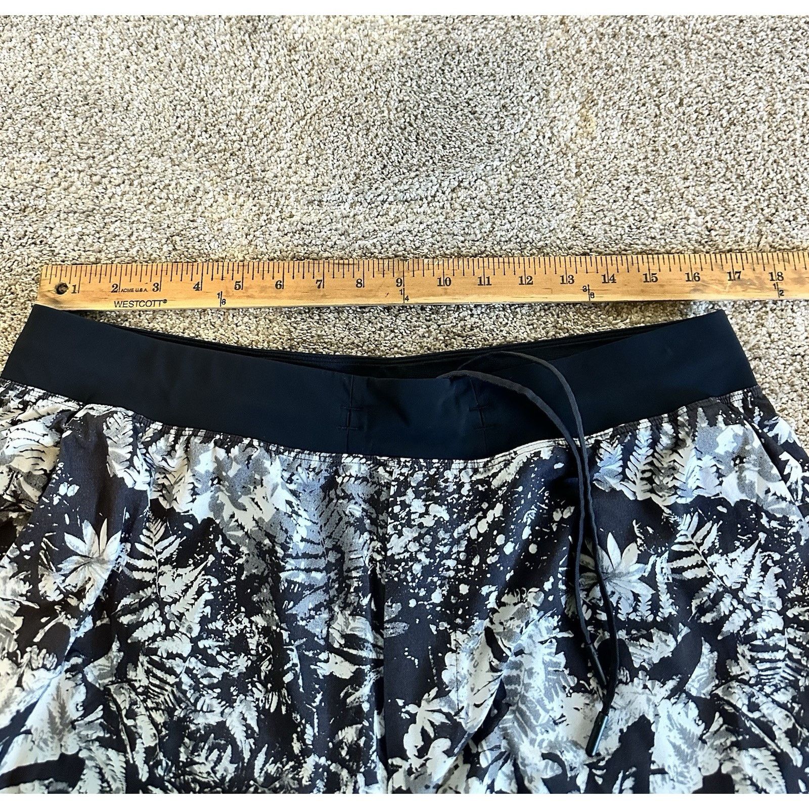 Lululemon Lululemon Board Shorts Mens XL Floral Unlined 9” Shorts Gym Size US 36 / EU 52 - 5 Thumbnail