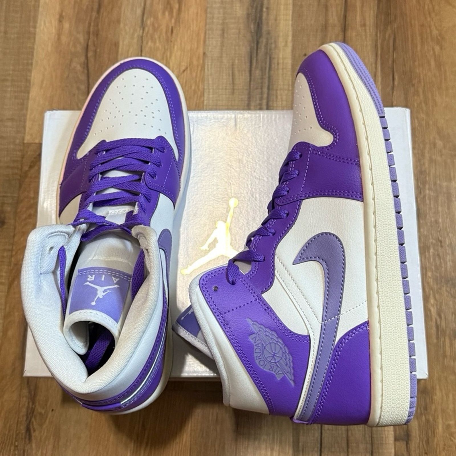 Jordan Brand Jordan 1 Mid Action Grape Light Purple Size US 9 / EU 42 - 4 Thumbnail